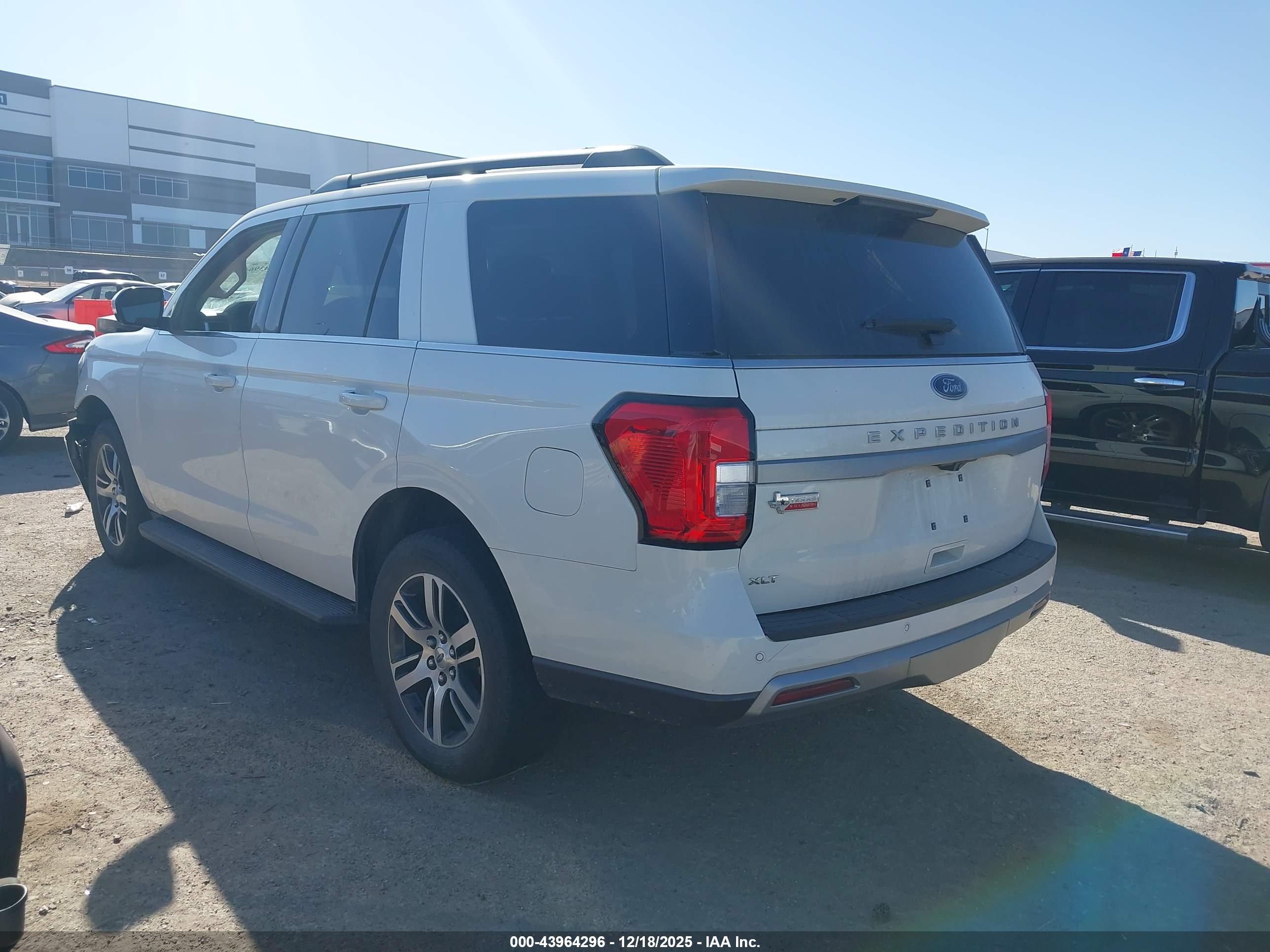 FORD EXPEDITION image 3