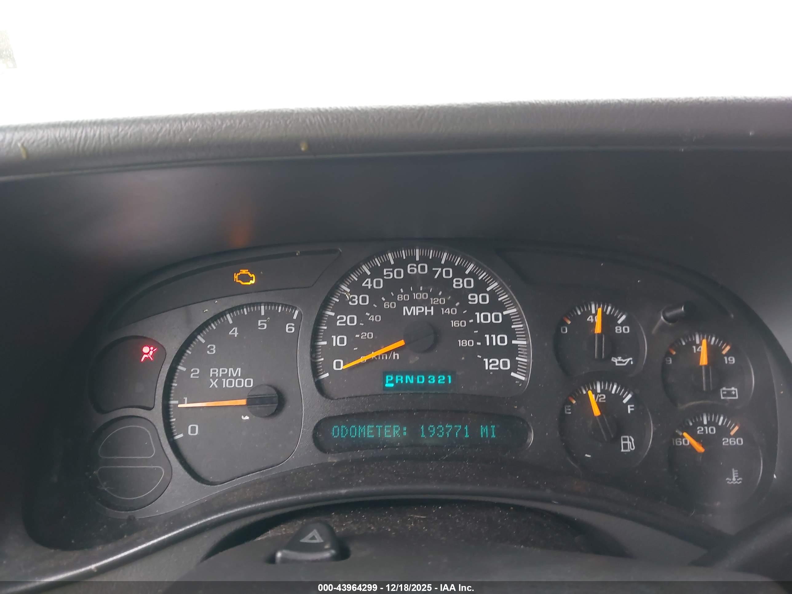 CHEVROLET TAHOE image 7