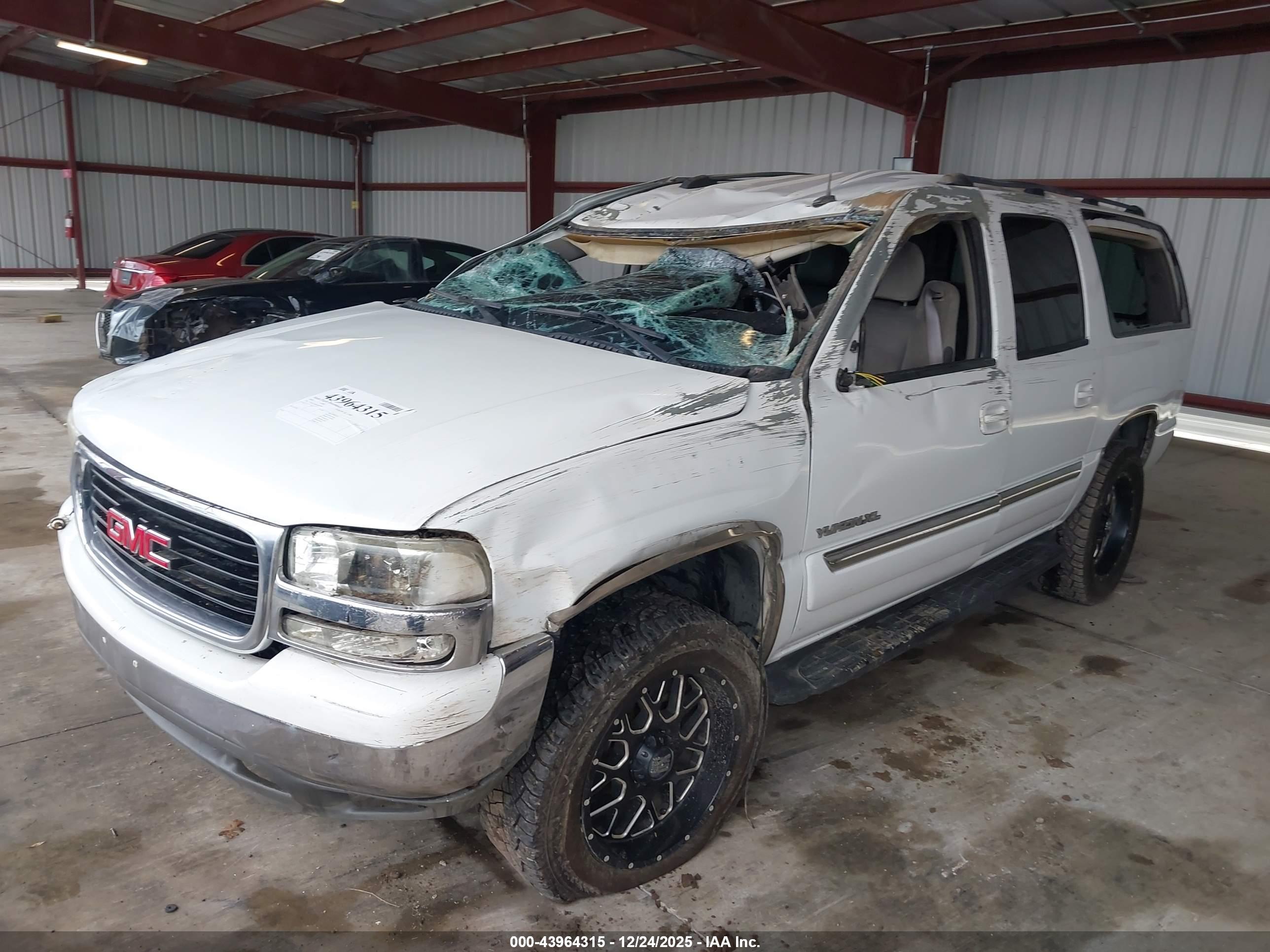GMC YUKON image 2