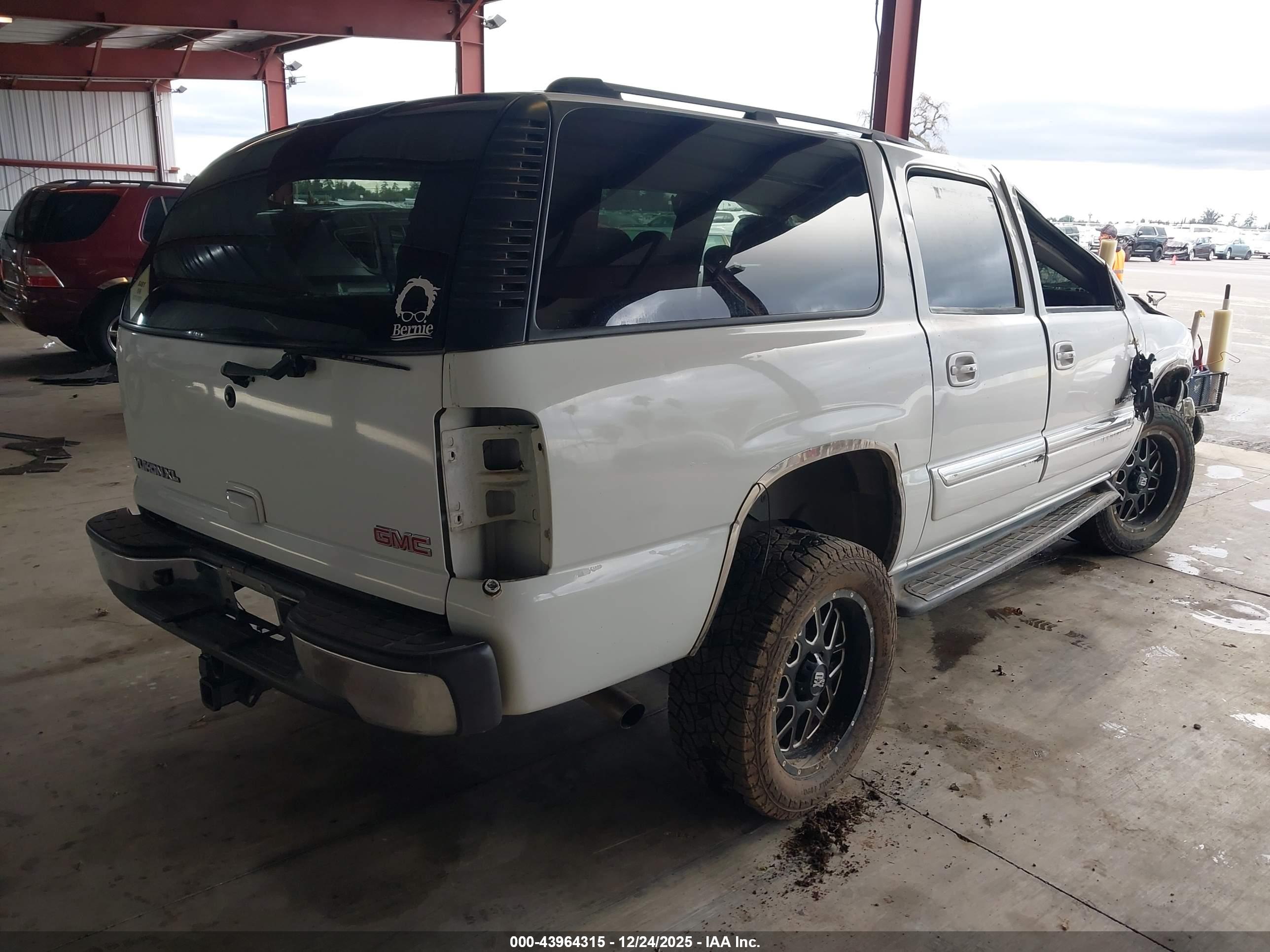 GMC YUKON image 4