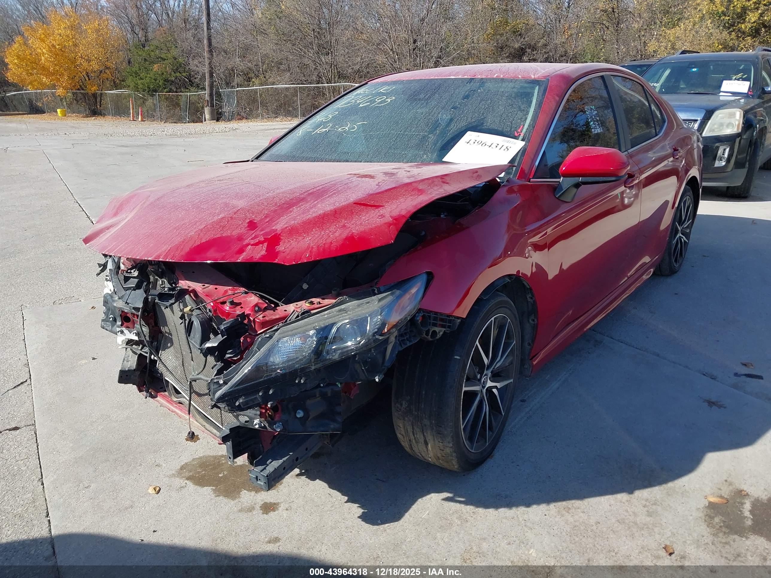 TOYOTA CAMRY image 2