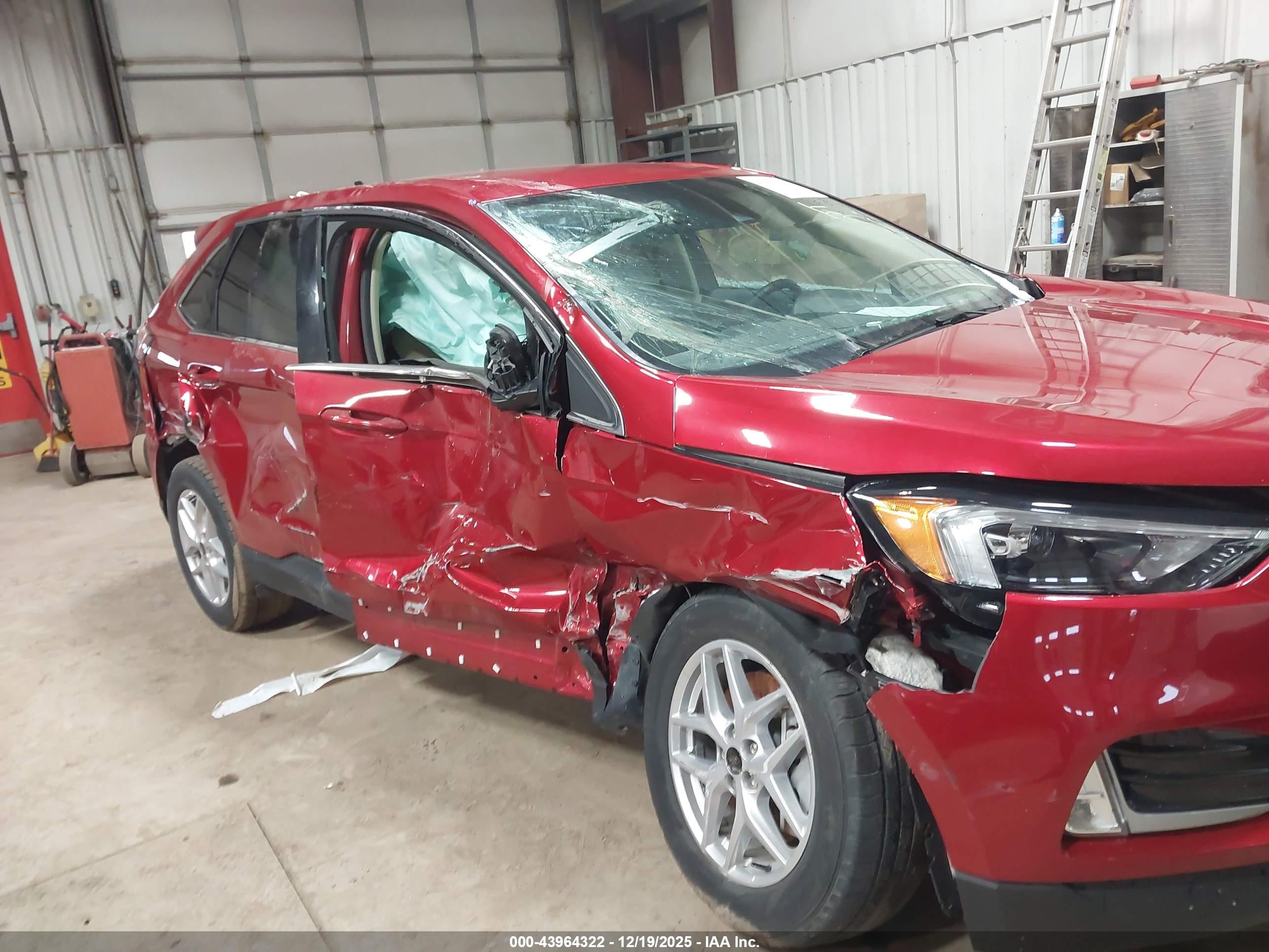 FORD EDGE image 6