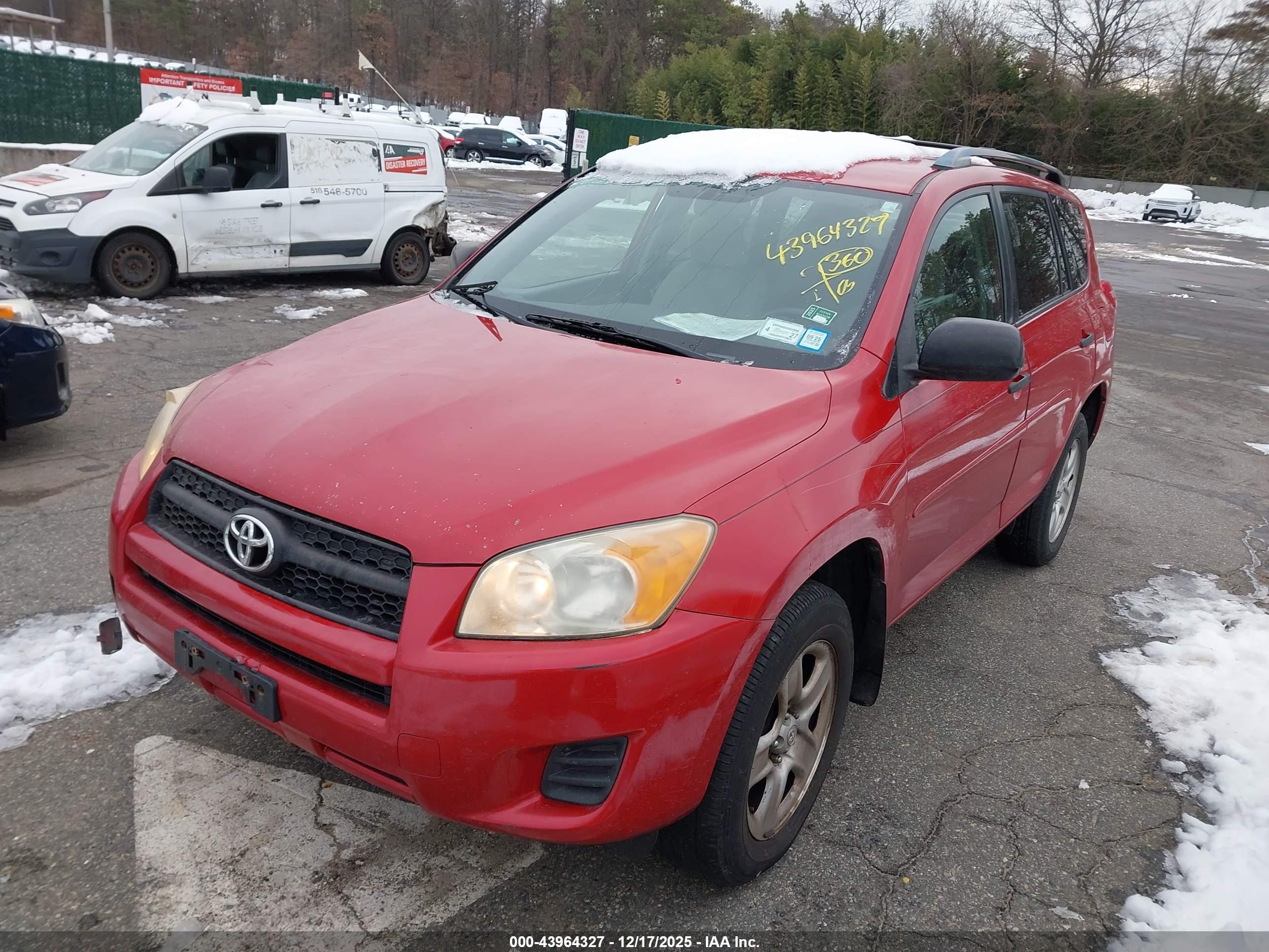 TOYOTA RAV4 image 2