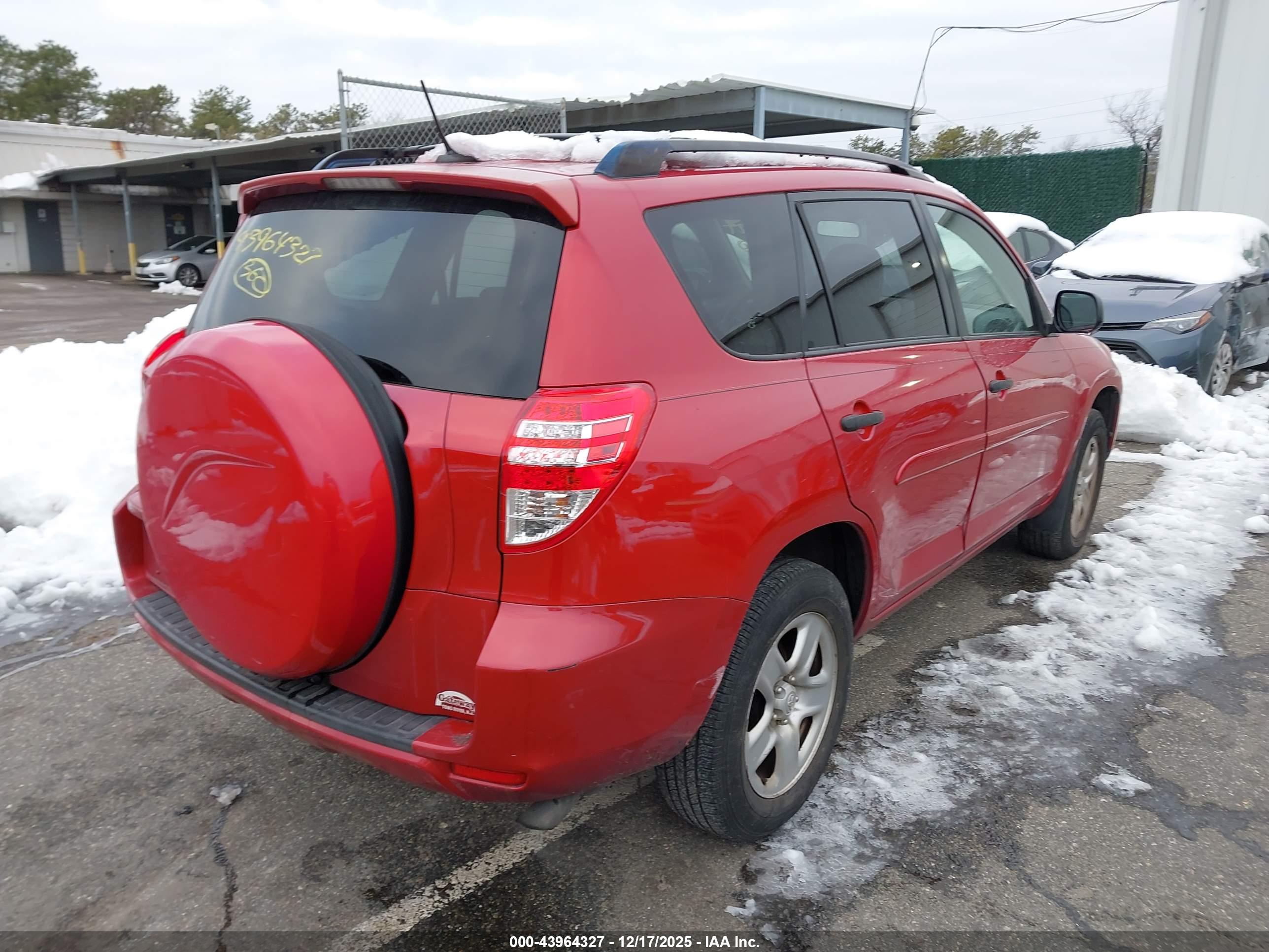 TOYOTA RAV4 image 4