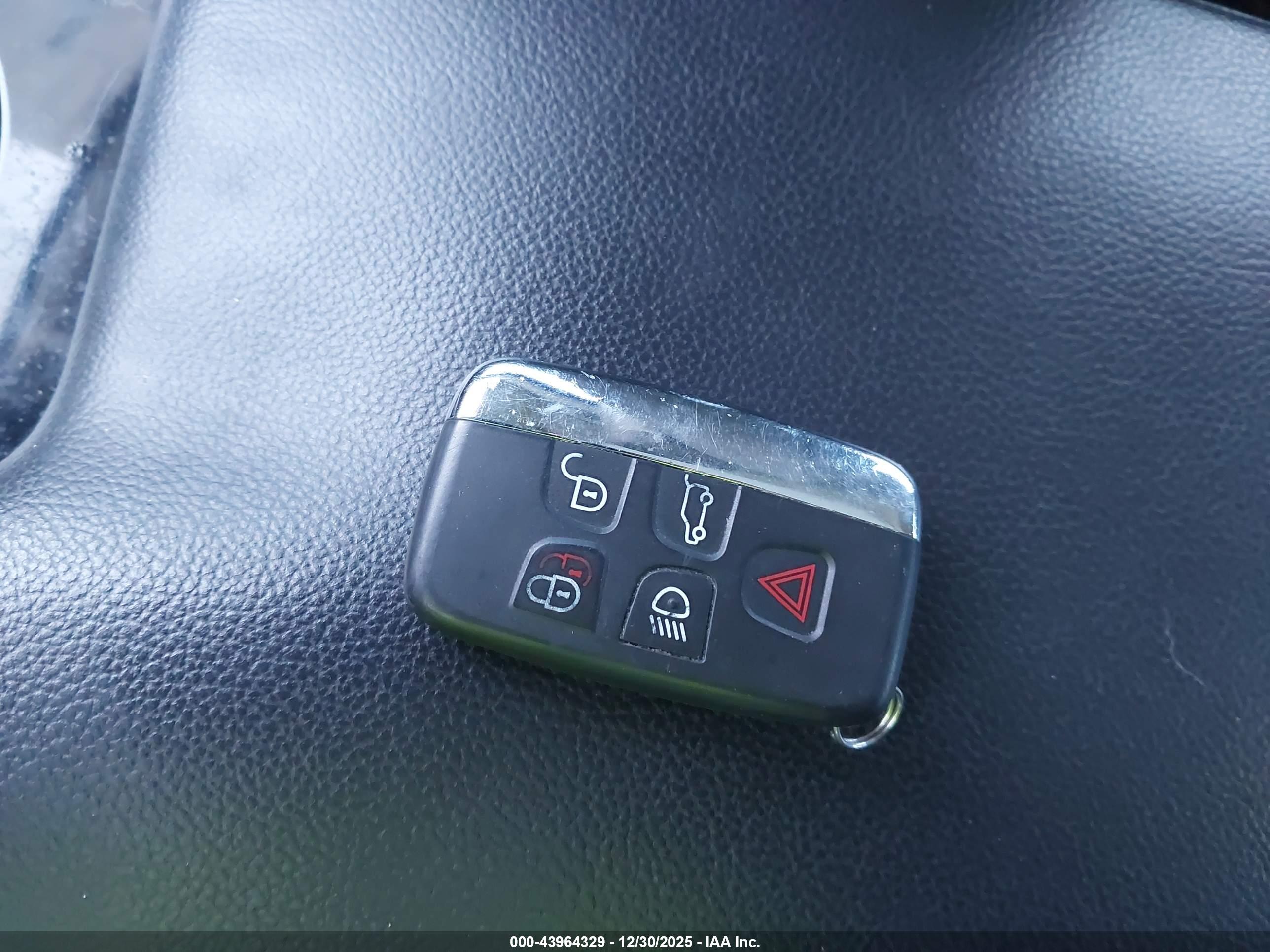 JAGUAR XE image 11