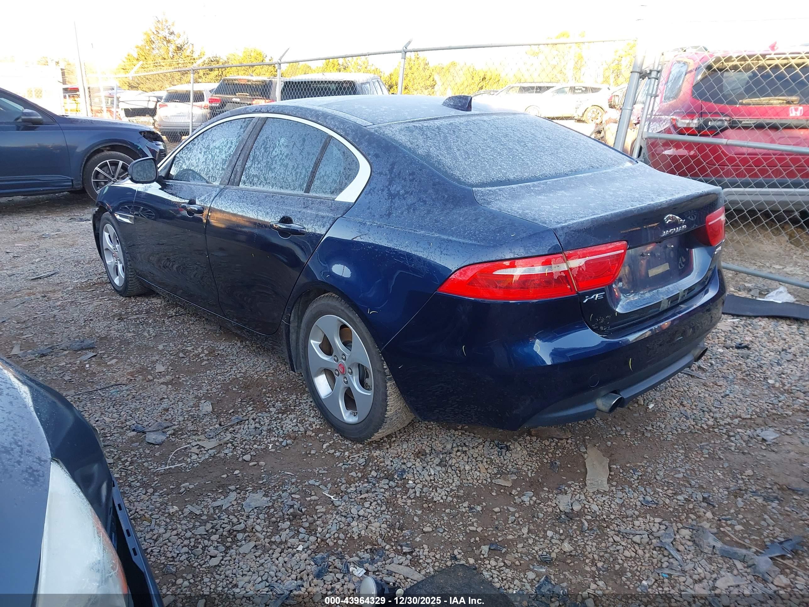 JAGUAR XE image 3