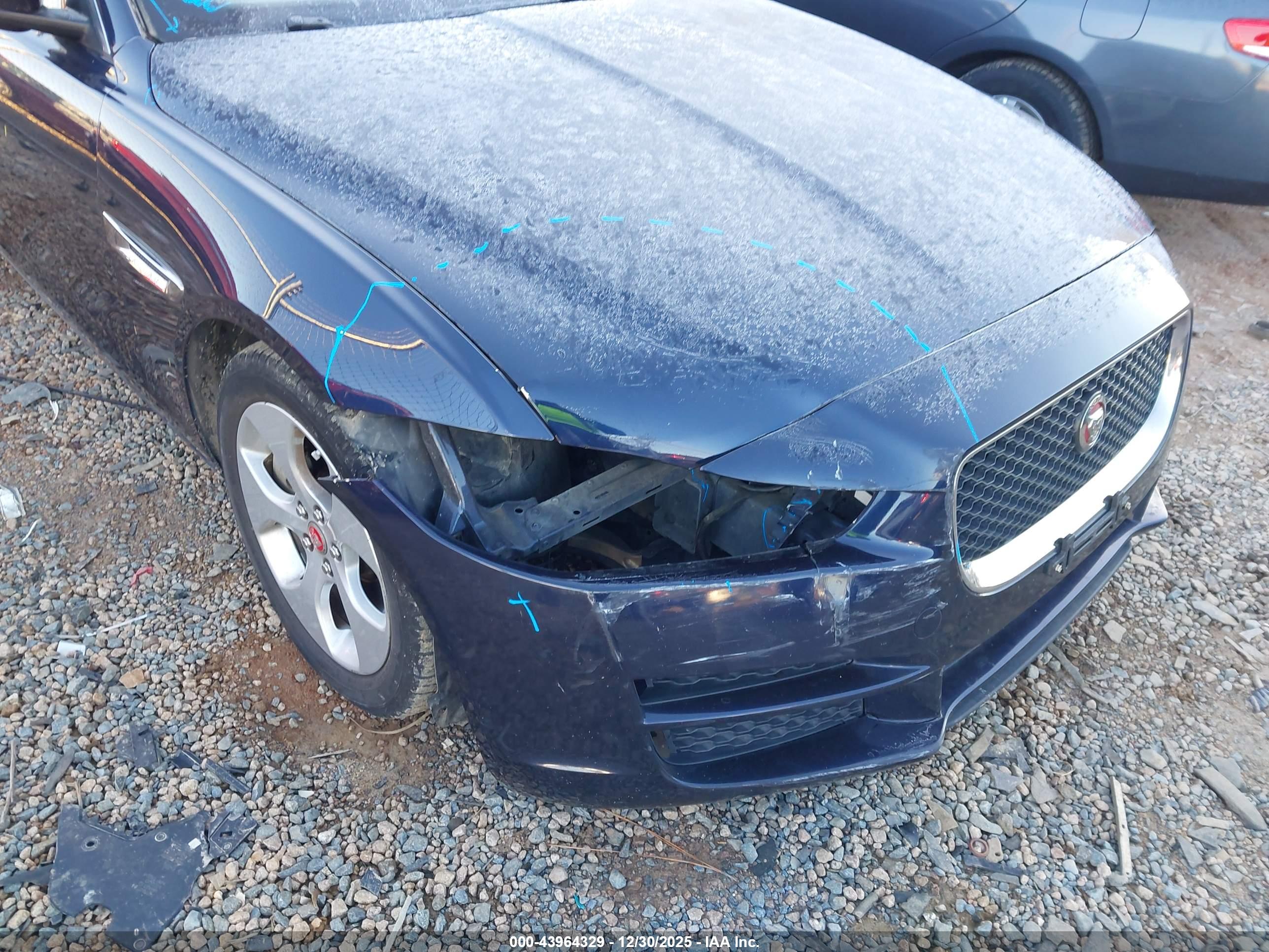 JAGUAR XE image 6