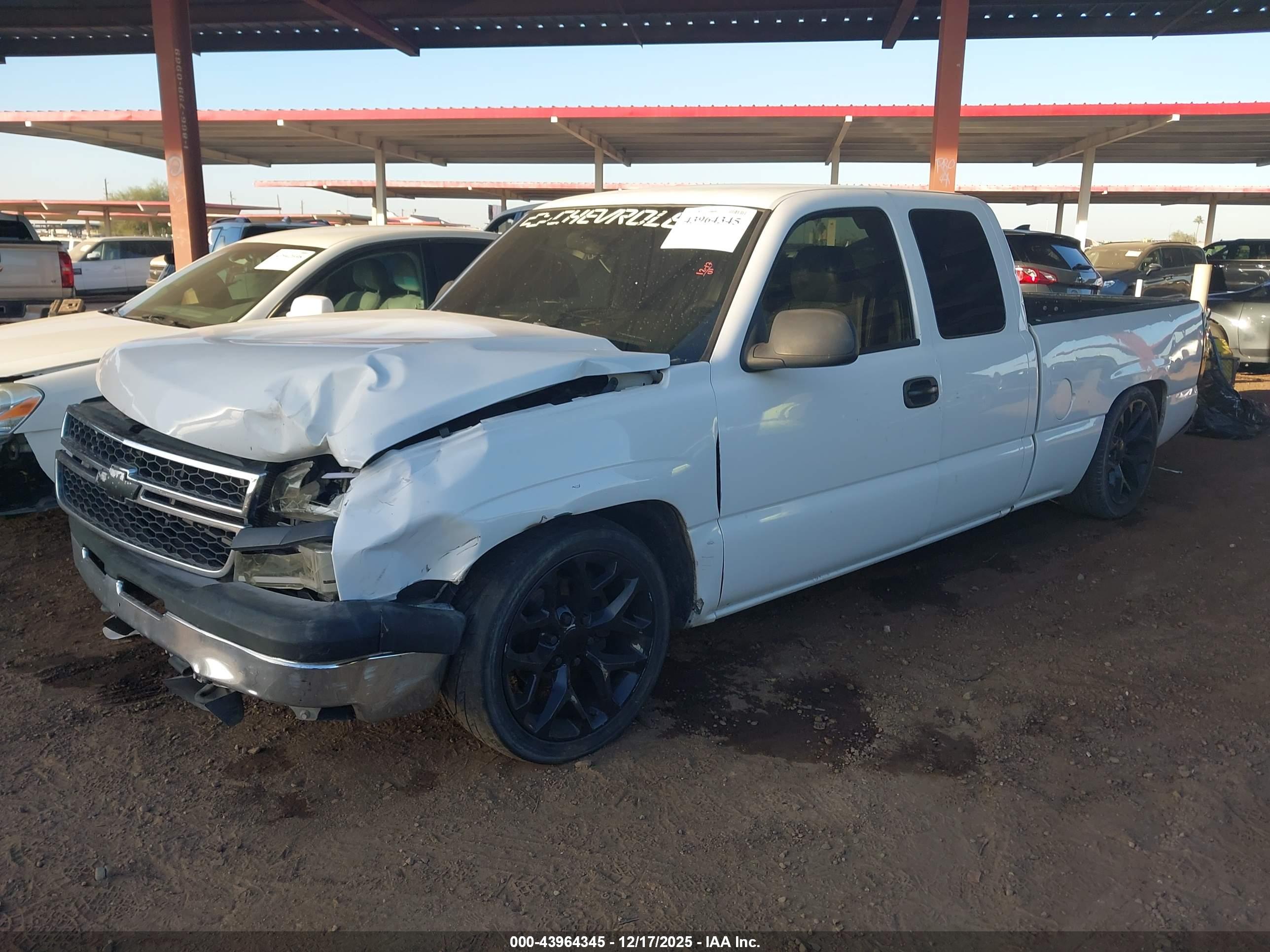 CHEVROLET SILVERADO image 2
