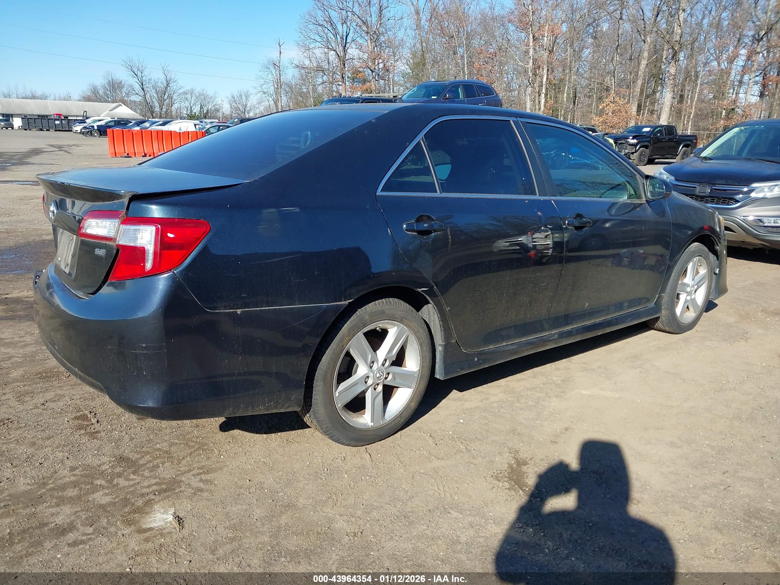 TOYOTA CAMRY image 4