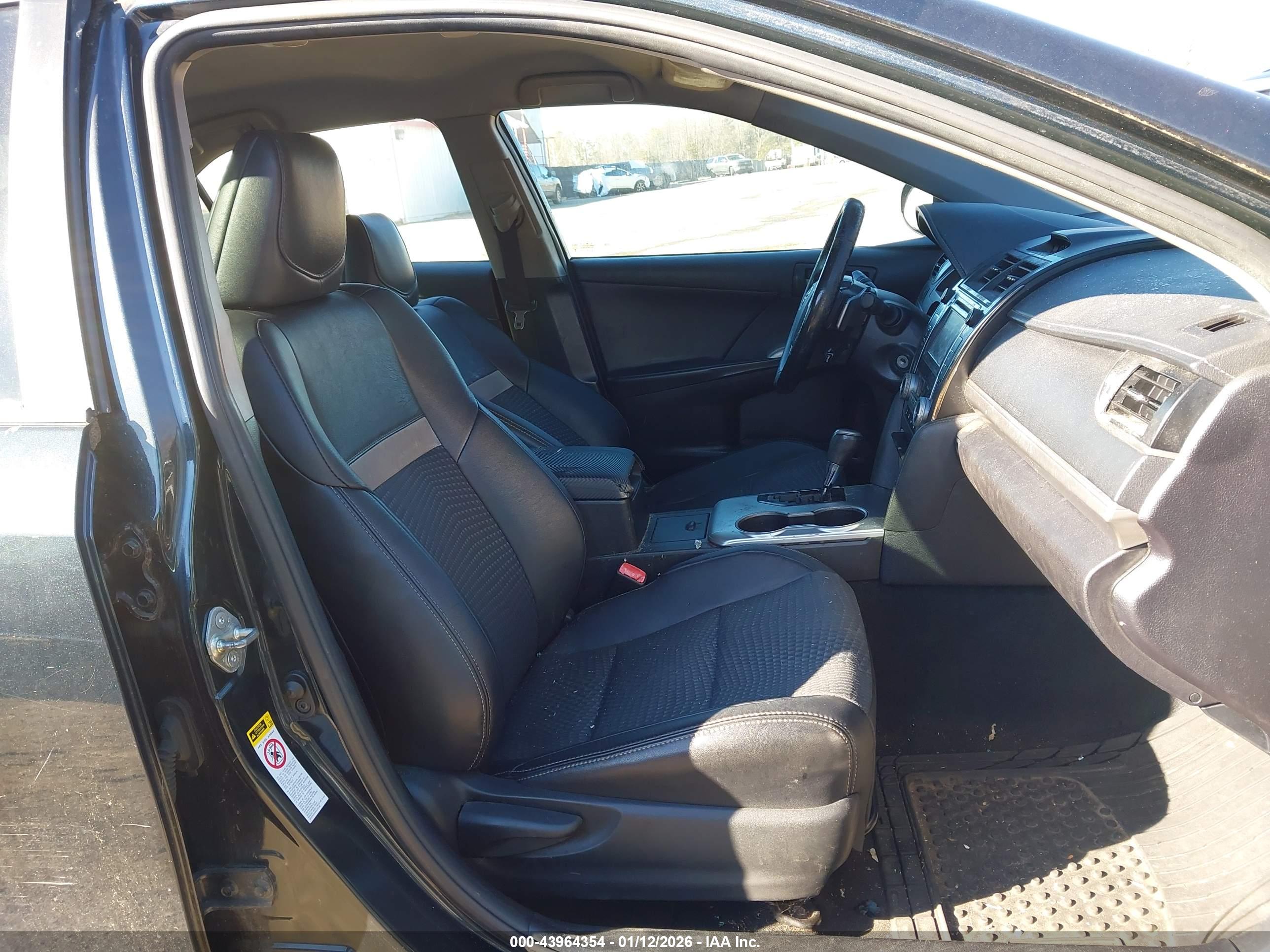 TOYOTA CAMRY image 5