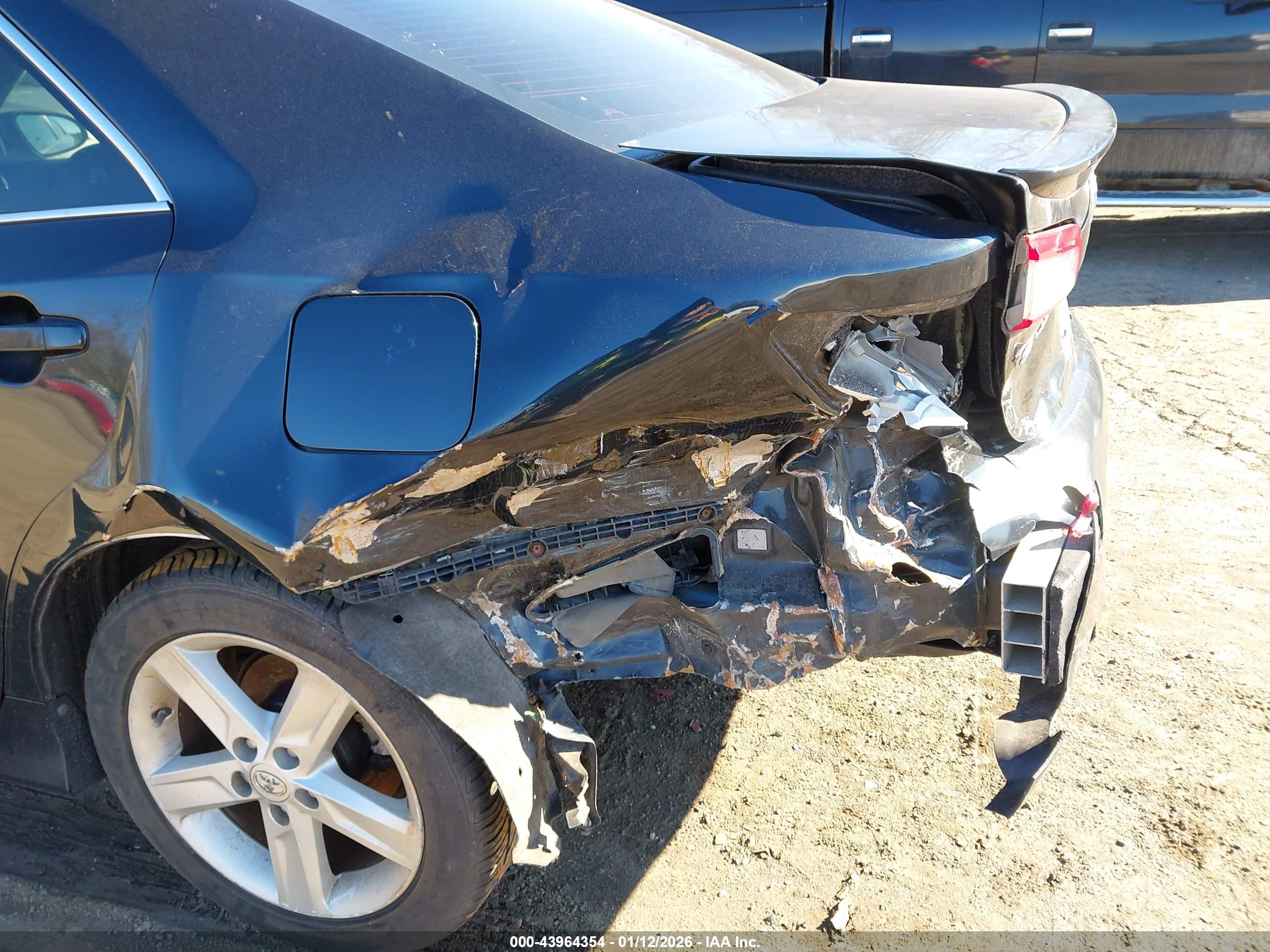 TOYOTA CAMRY image 6