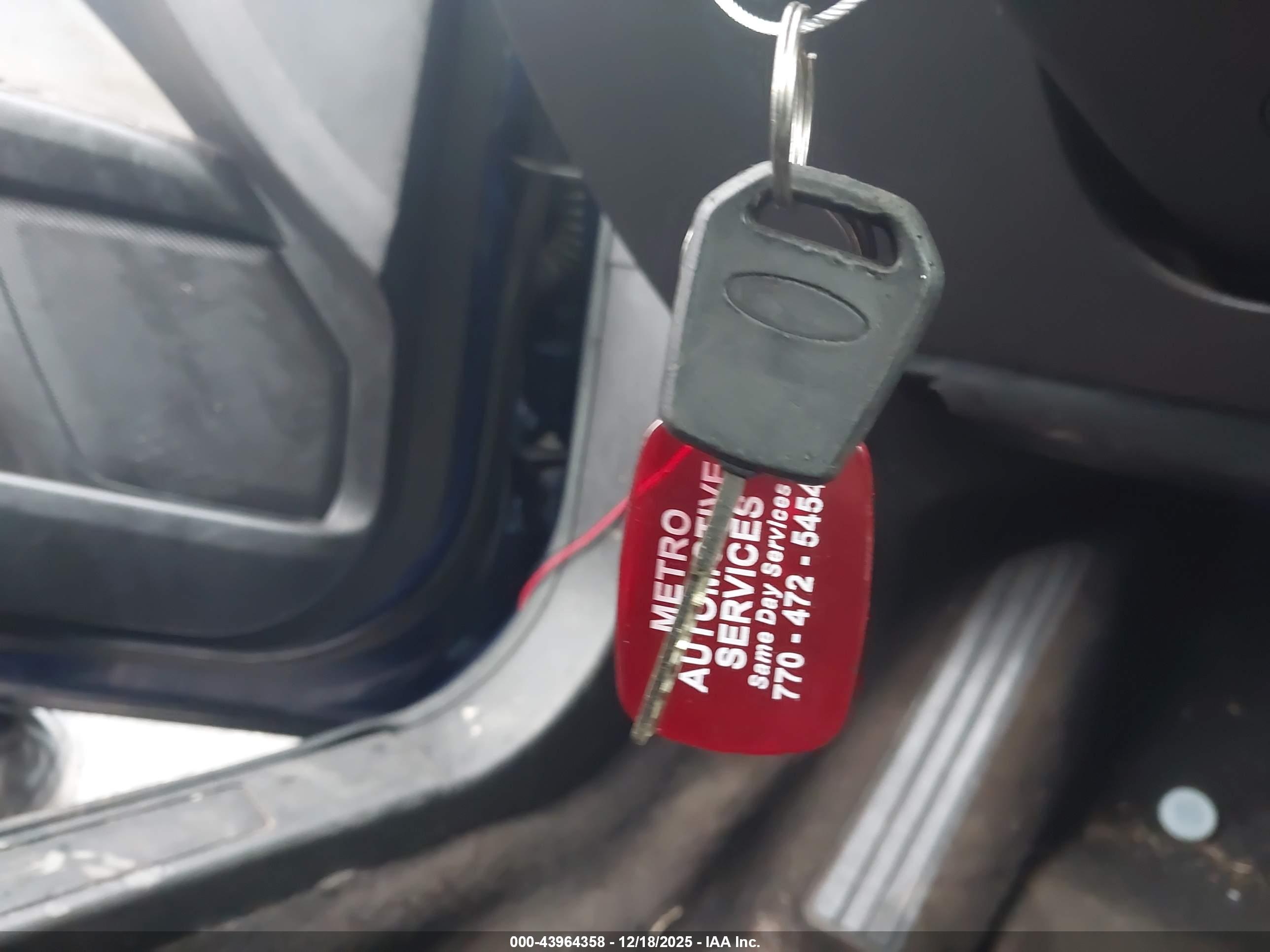 FORD FUSION image 11