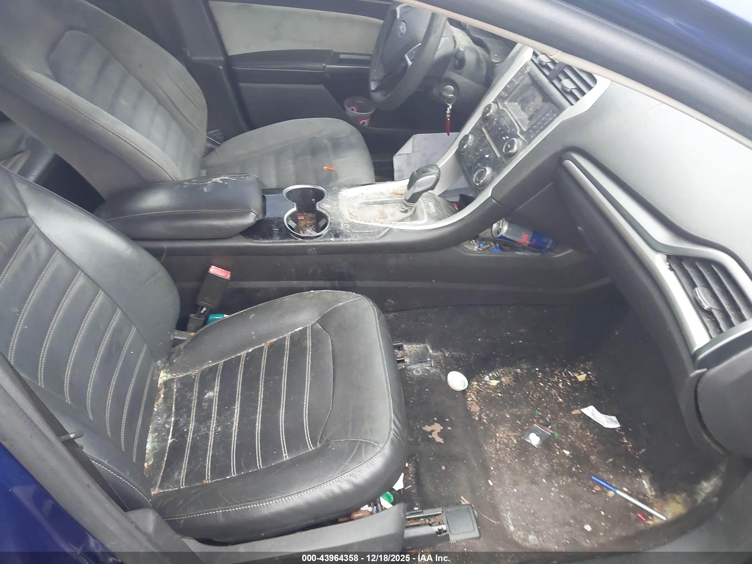 FORD FUSION image 5