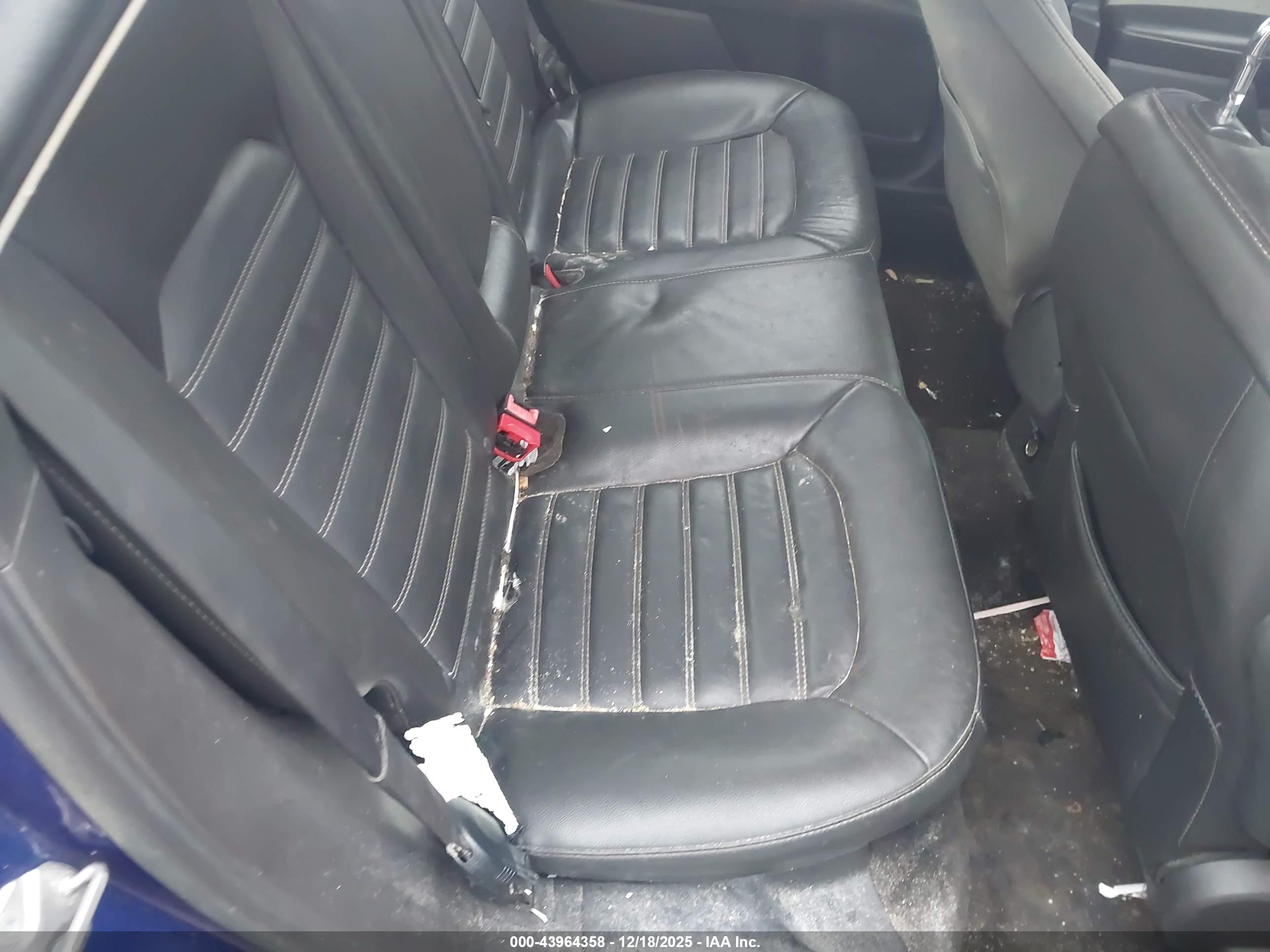 FORD FUSION image 8