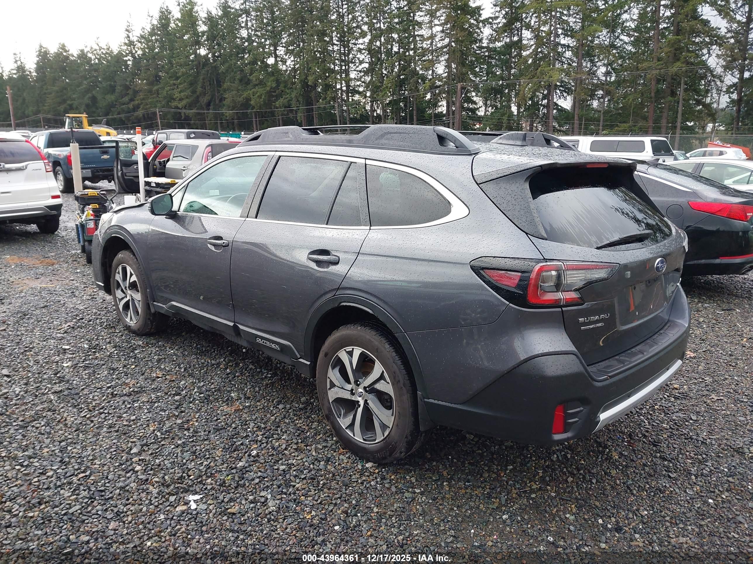 SUBARU OUTBACK image 3