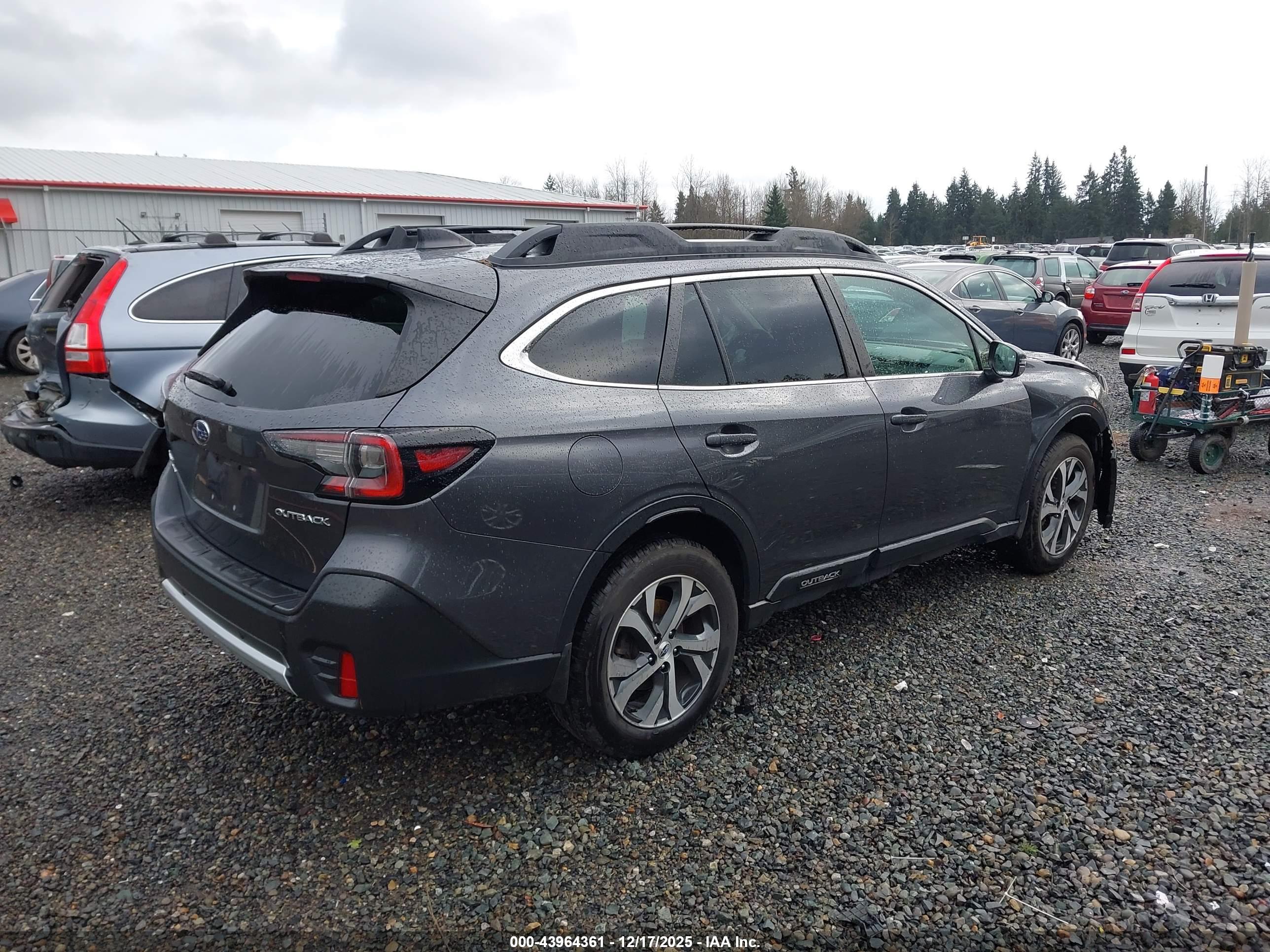 SUBARU OUTBACK image 4