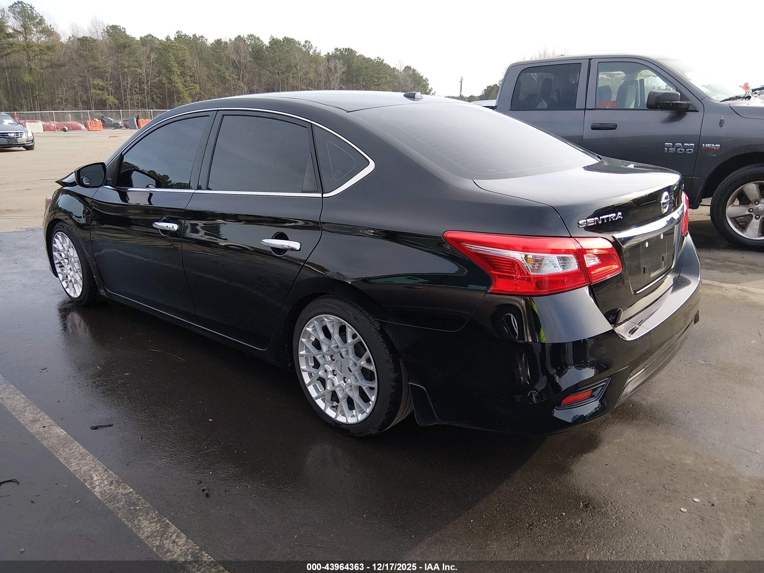 NISSAN SENTRA image 3