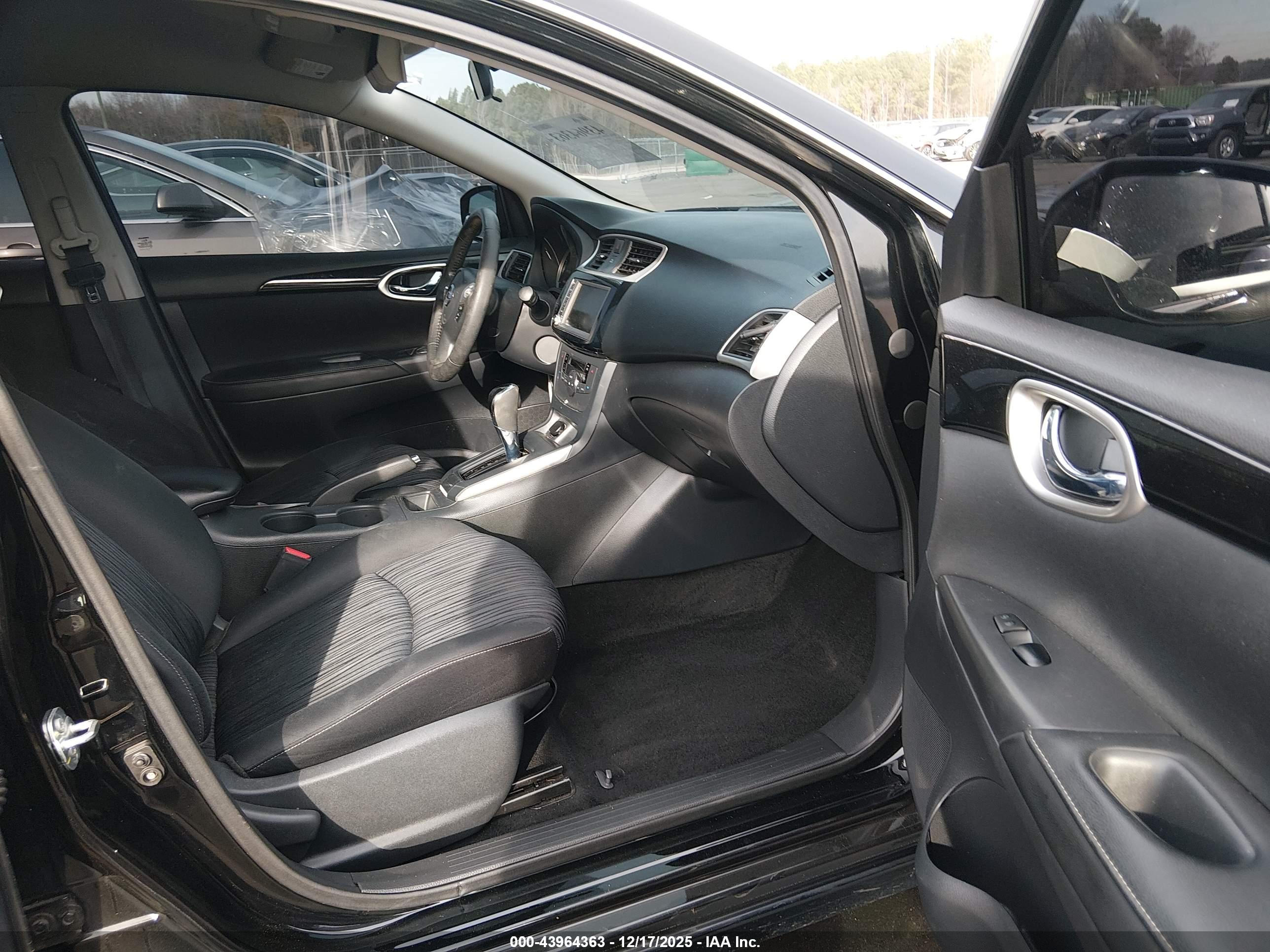 NISSAN SENTRA image 5