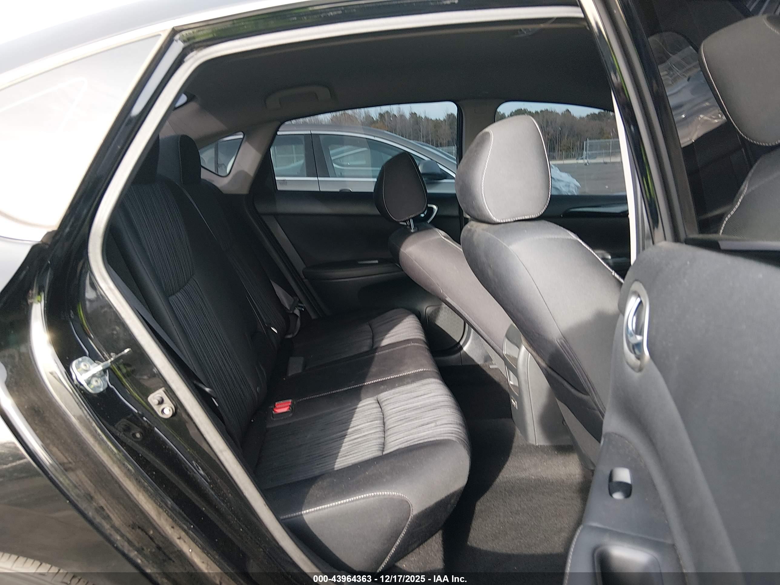 NISSAN SENTRA image 8