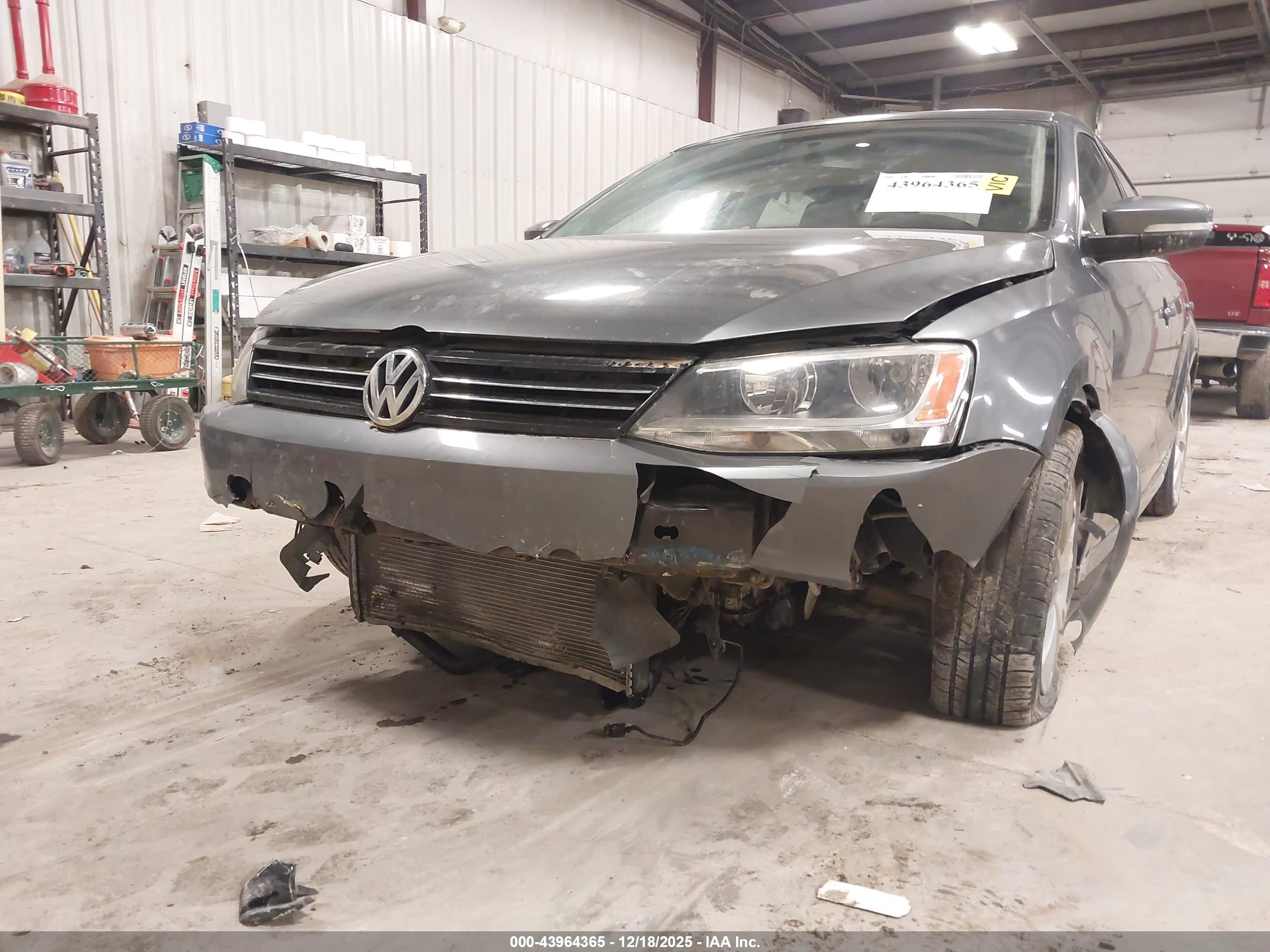 VOLKSWAGEN JETTA image 6