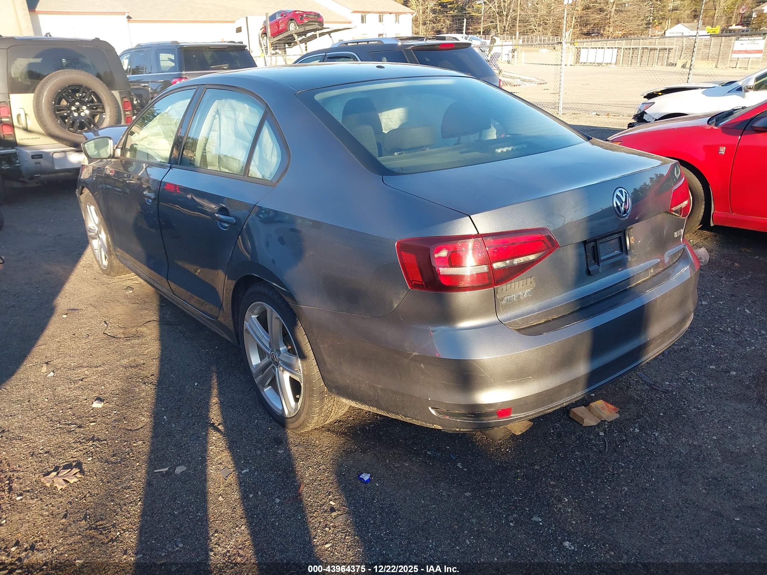 VOLKSWAGEN JETTA image 3