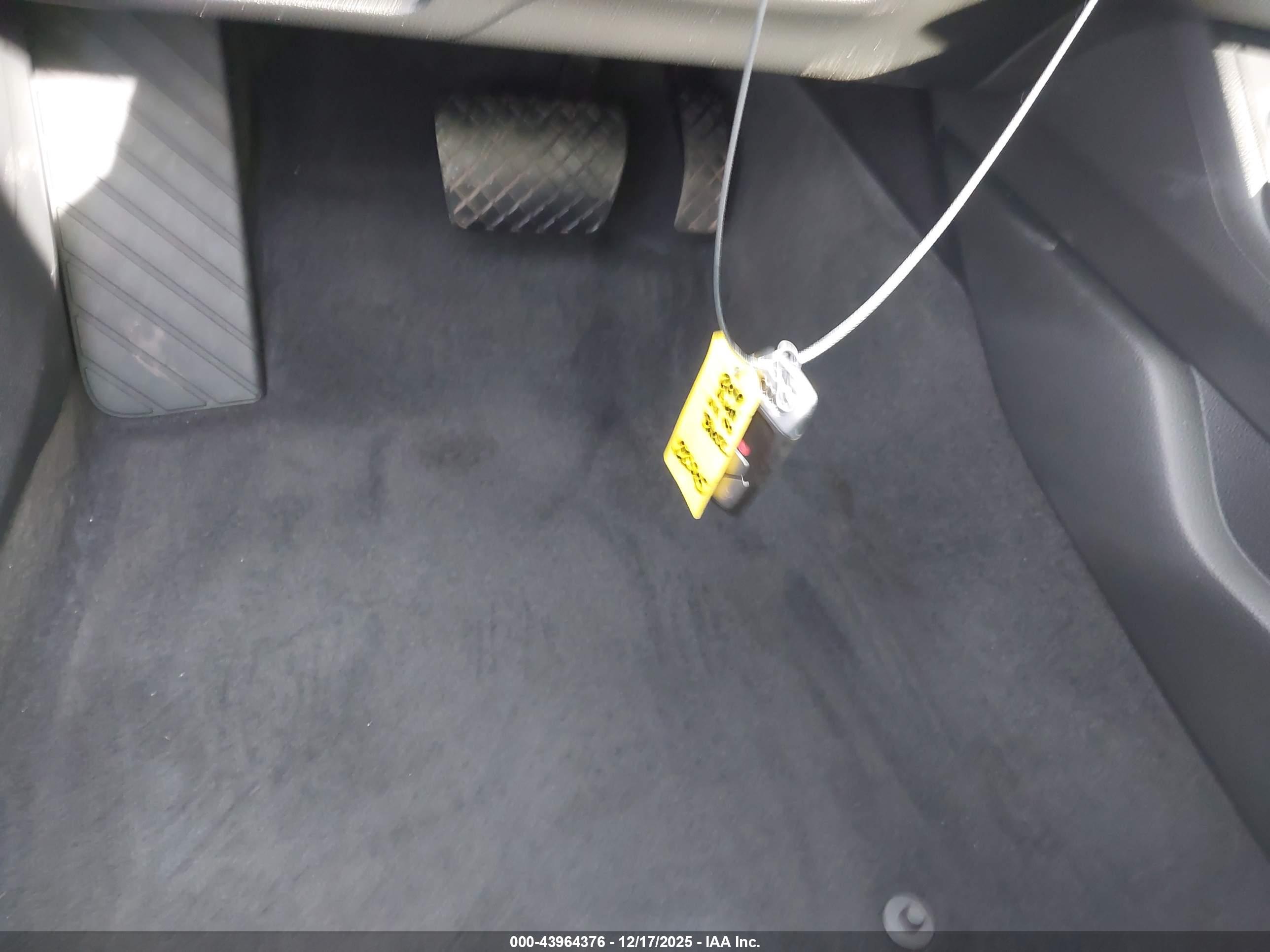 AUDI A4 image 11