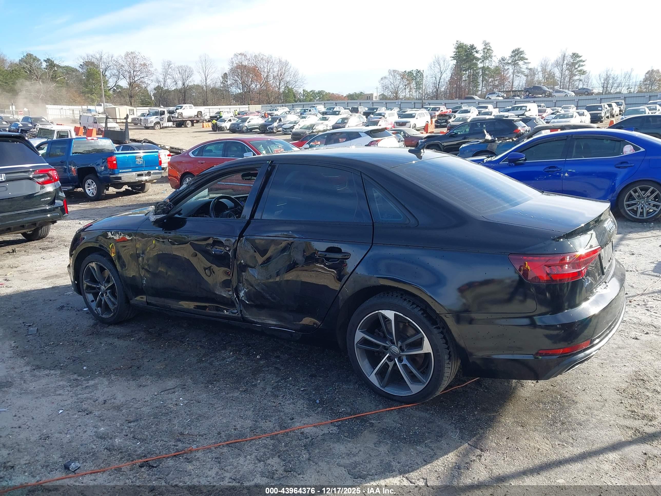AUDI A4 image 6