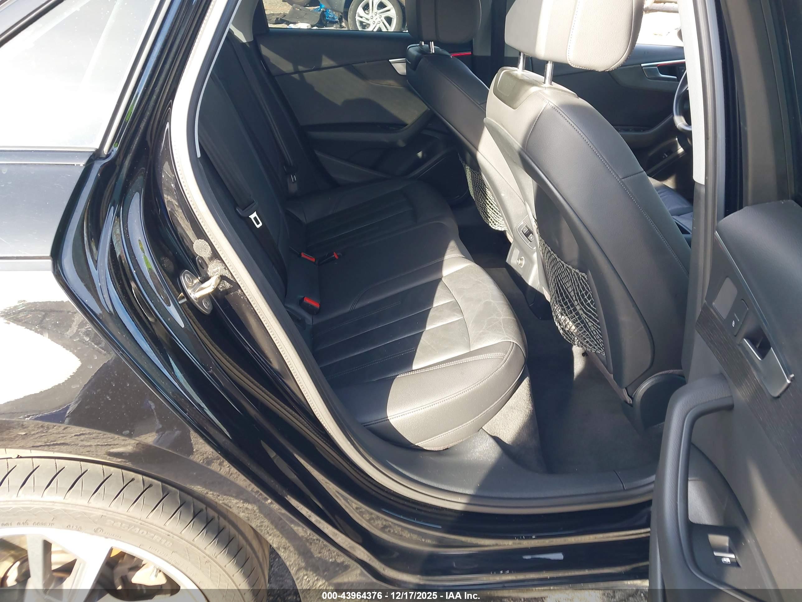 AUDI A4 image 8