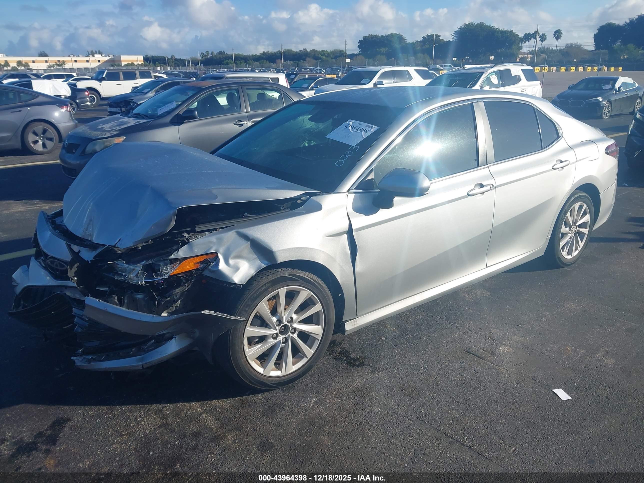 TOYOTA CAMRY image 2