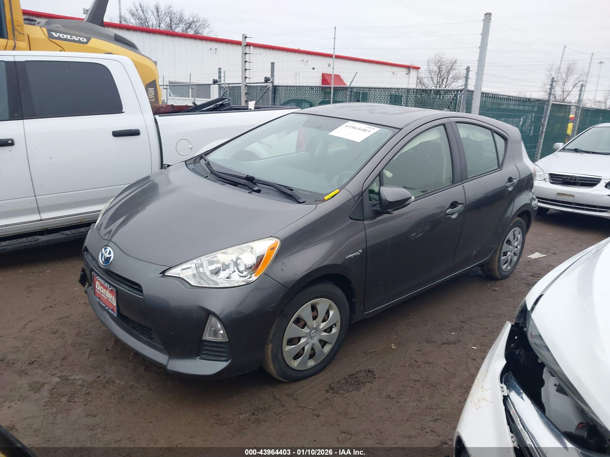 TOYOTA PRIUS image 2