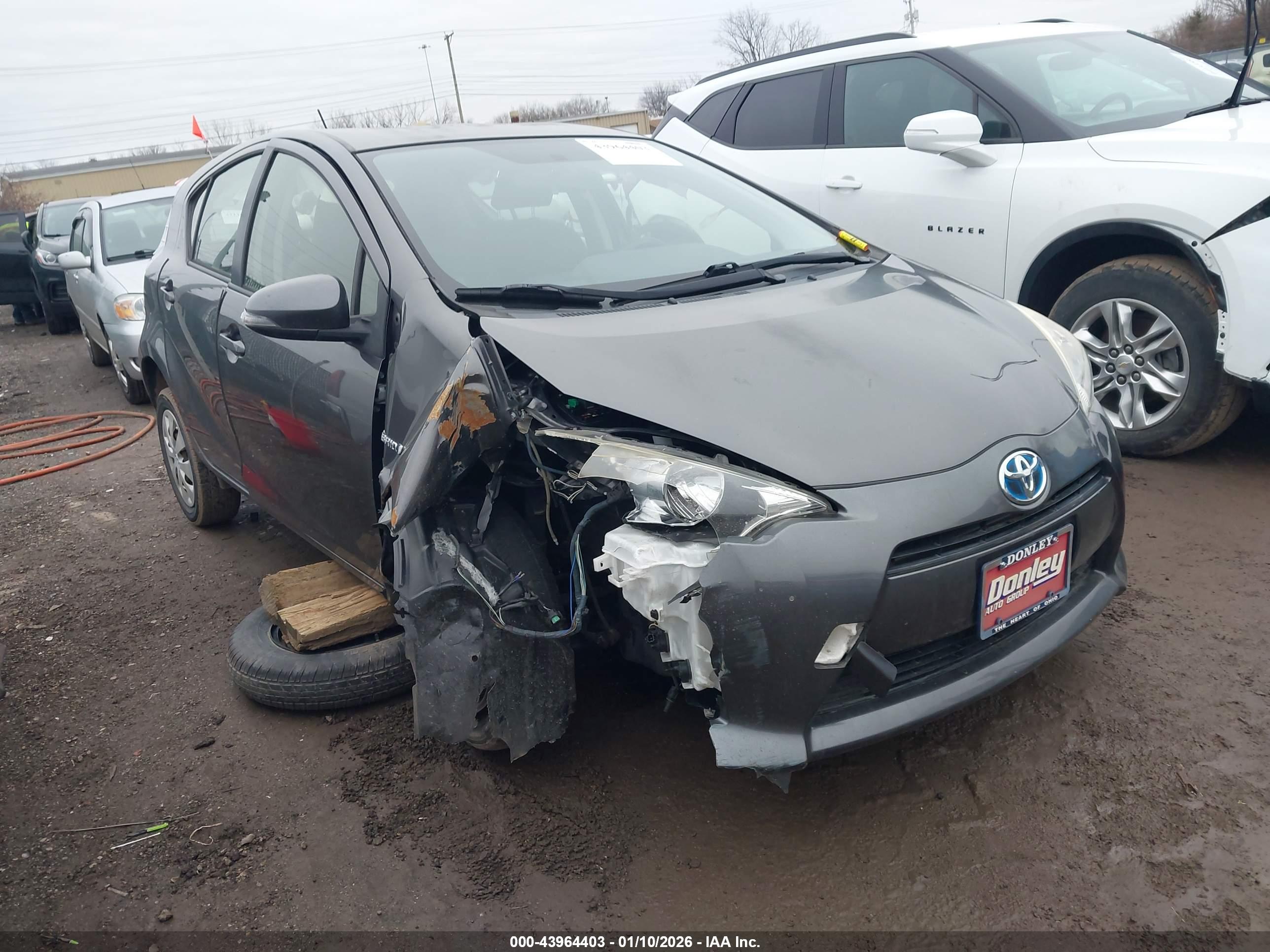 TOYOTA PRIUS image 6