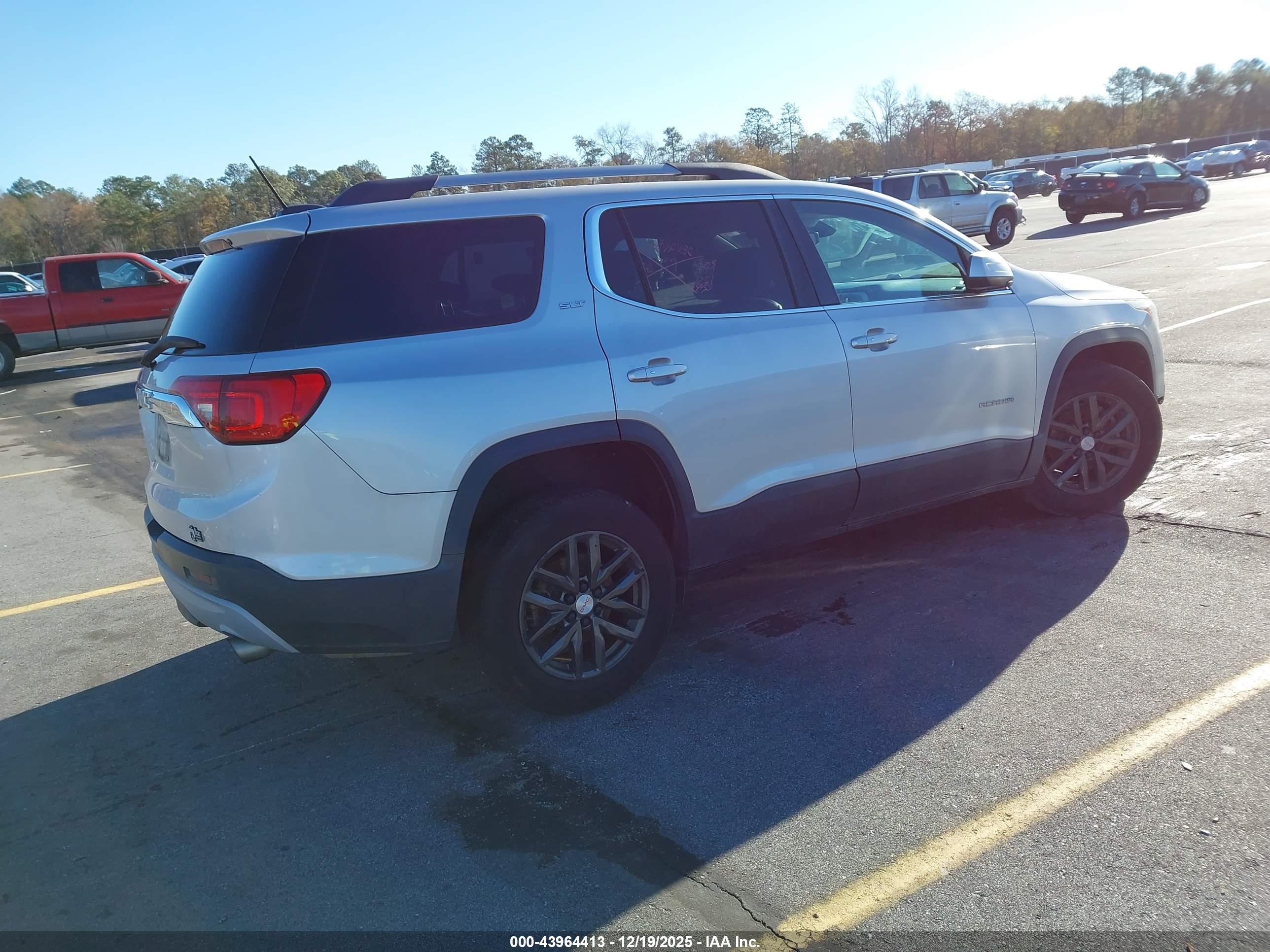 GMC ACADIA image 4