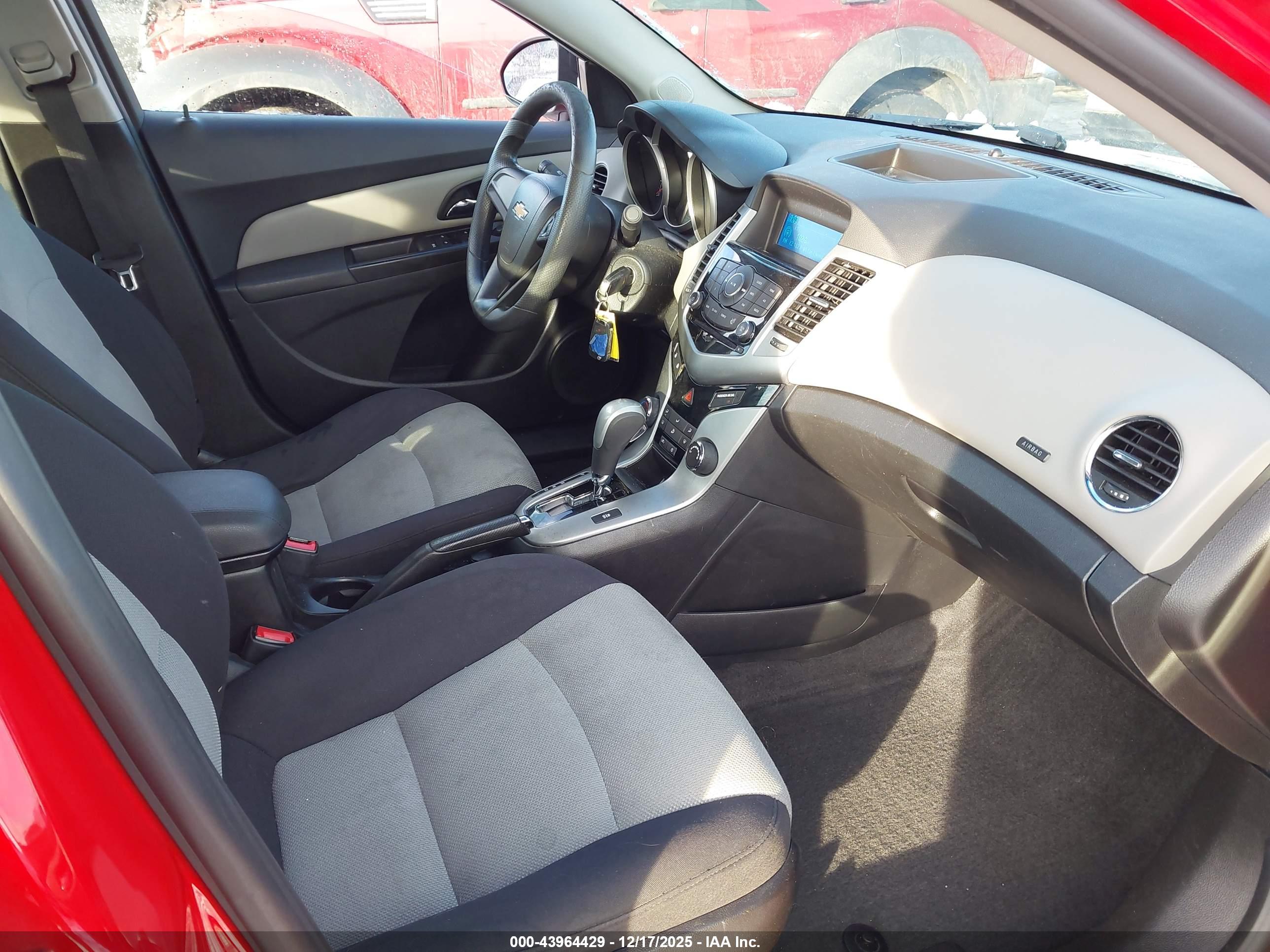 CHEVROLET CRUZE image 5