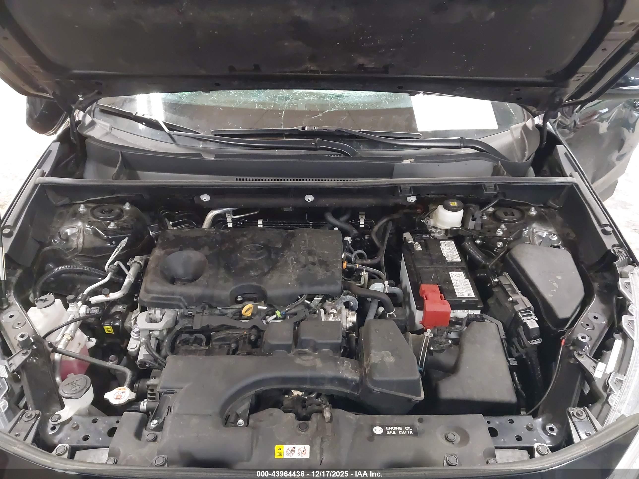 TOYOTA RAV4 image 10