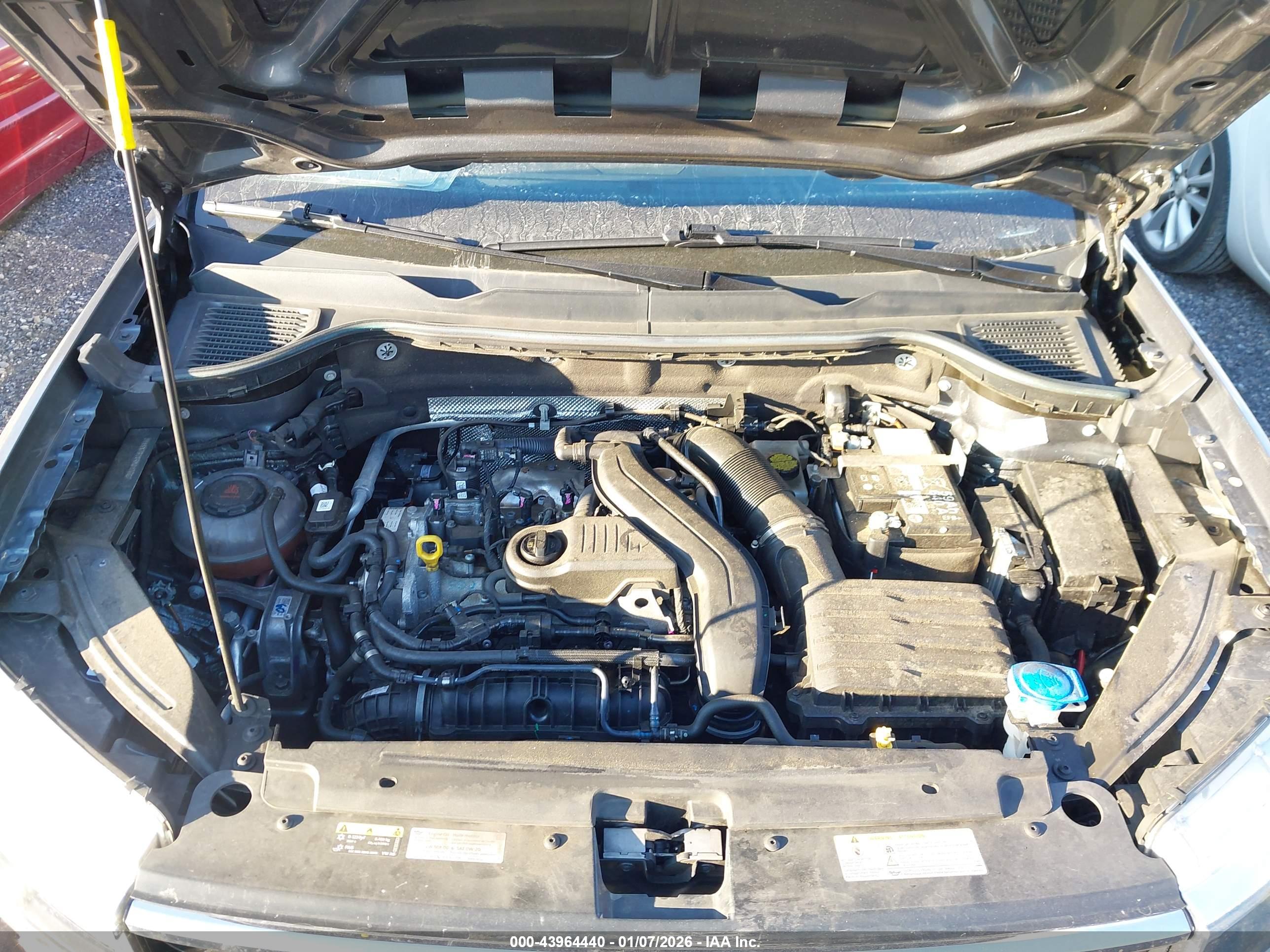VOLKSWAGEN TAOS image 10