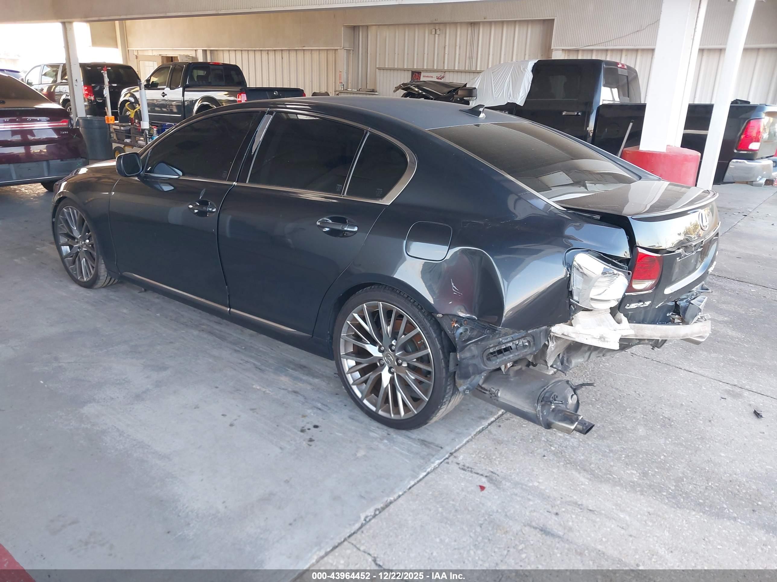 LEXUS GS image 3