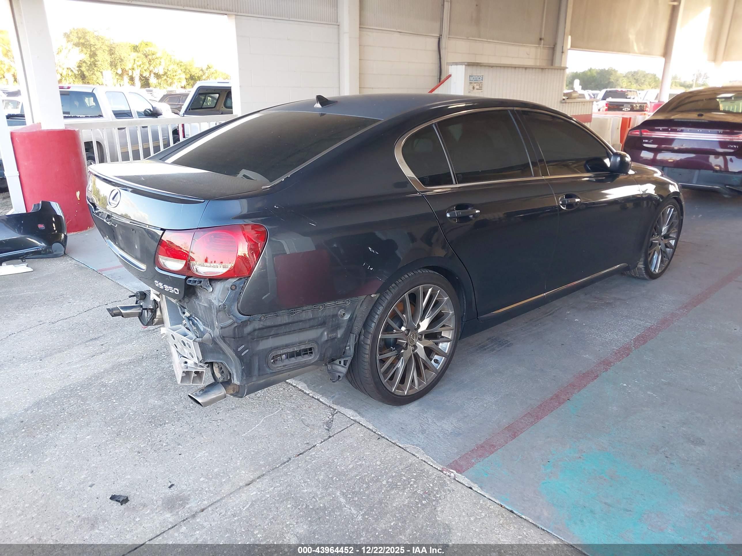 LEXUS GS image 4