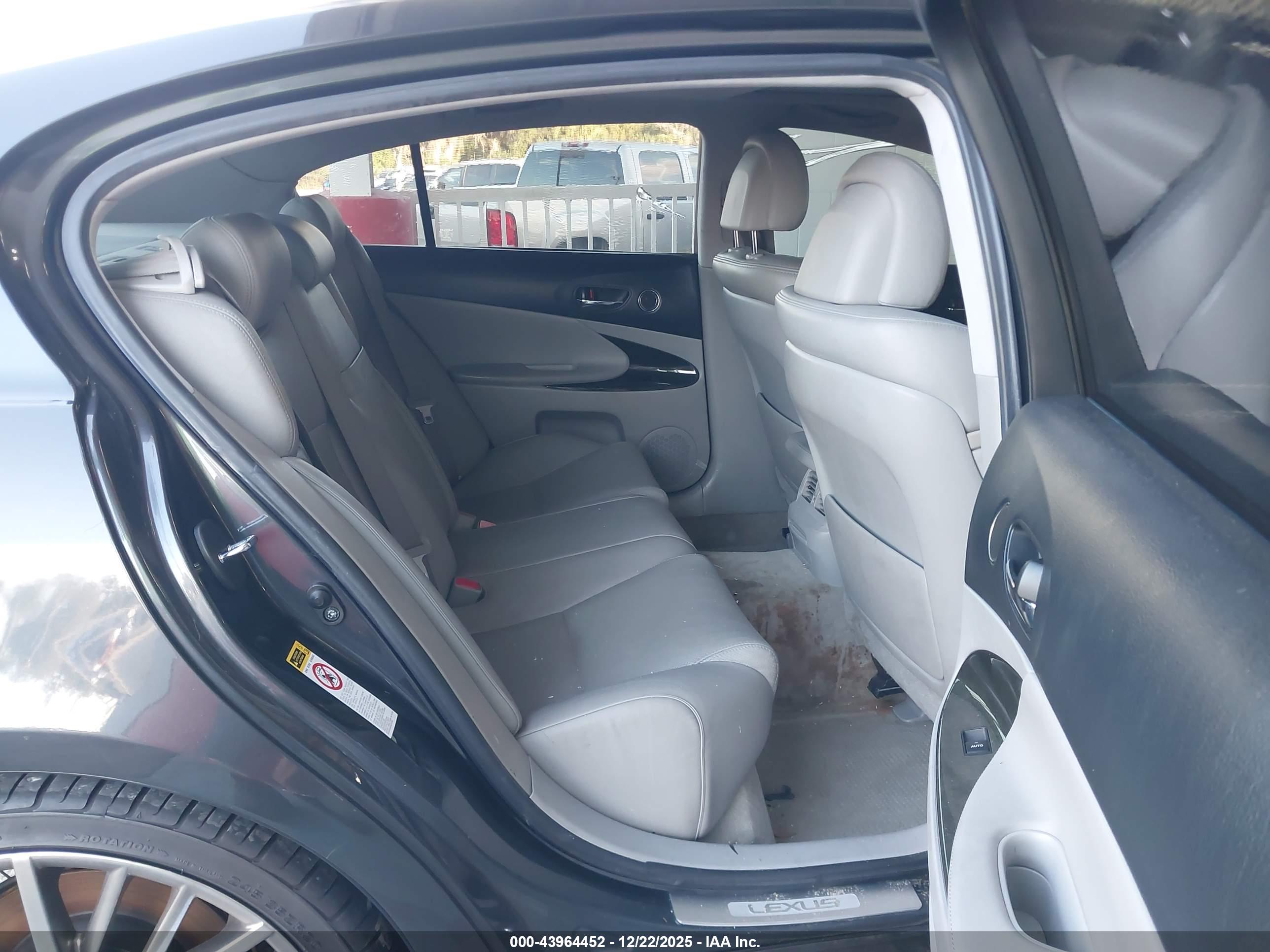 LEXUS GS image 8