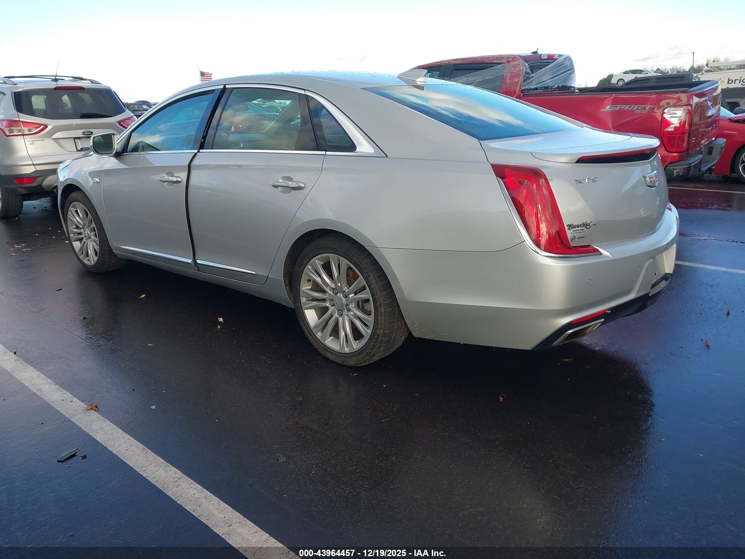 CADILLAC XTS image 3