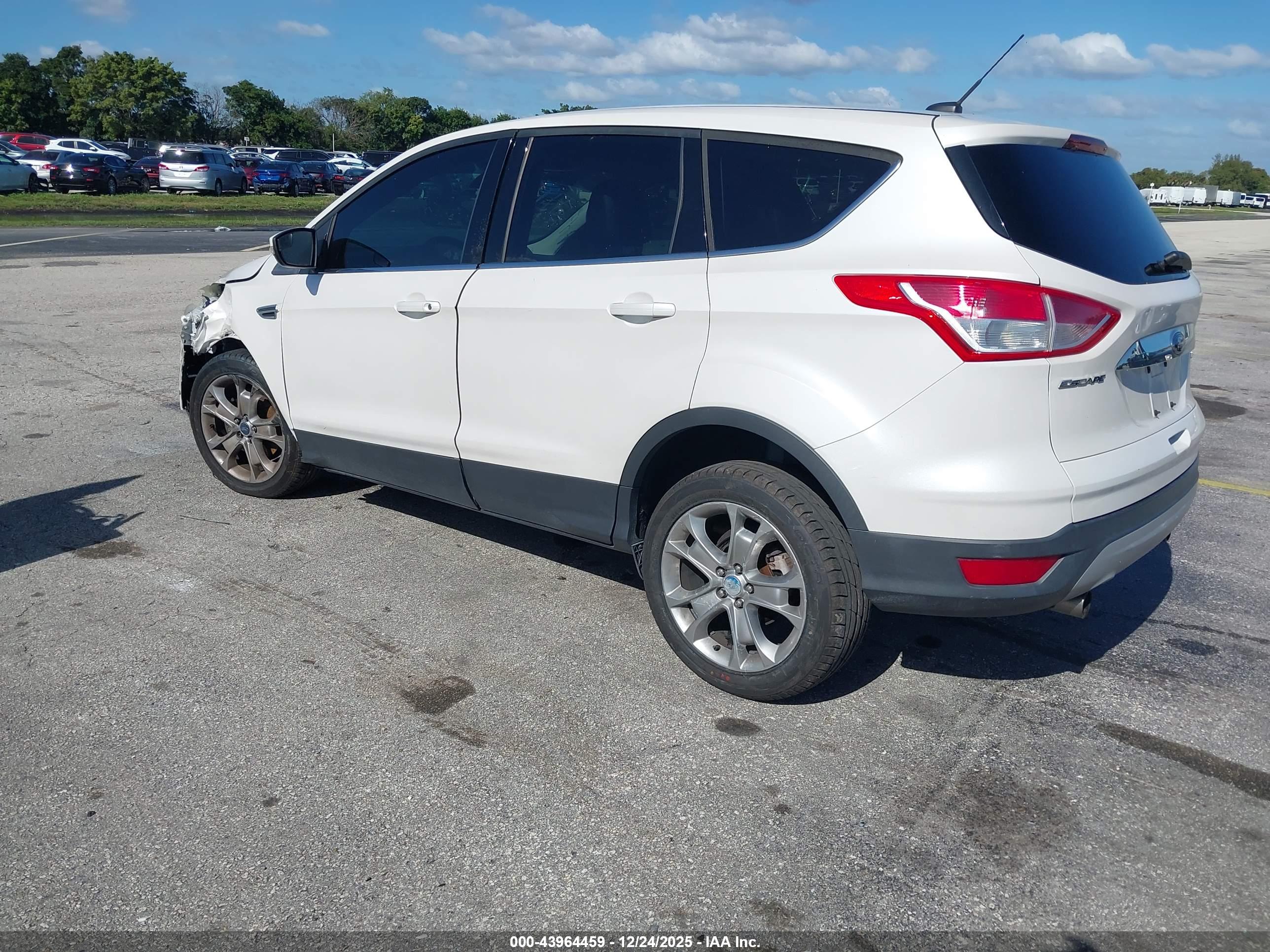 FORD ESCAPE image 3