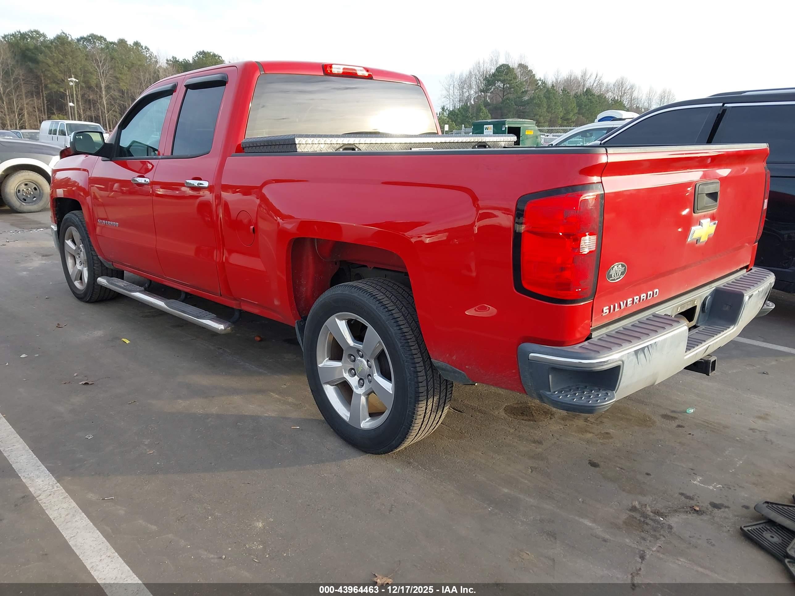 CHEVROLET SILVERADO image 3