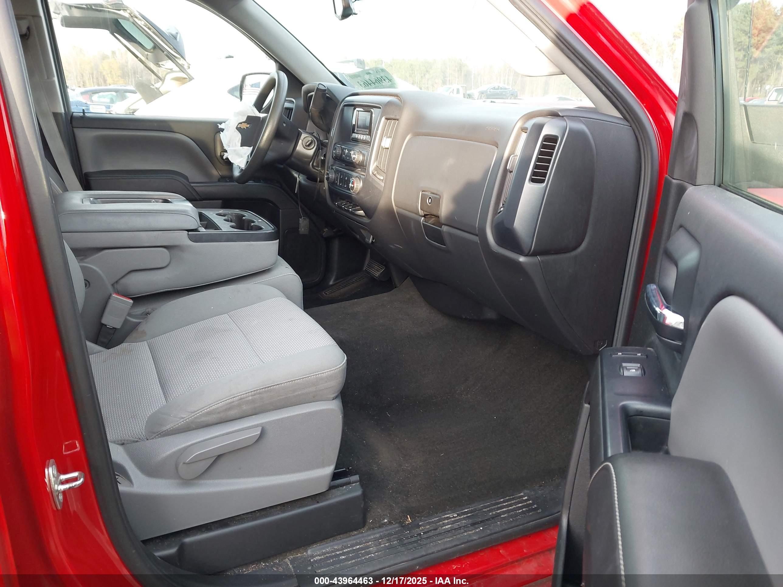 CHEVROLET SILVERADO image 5