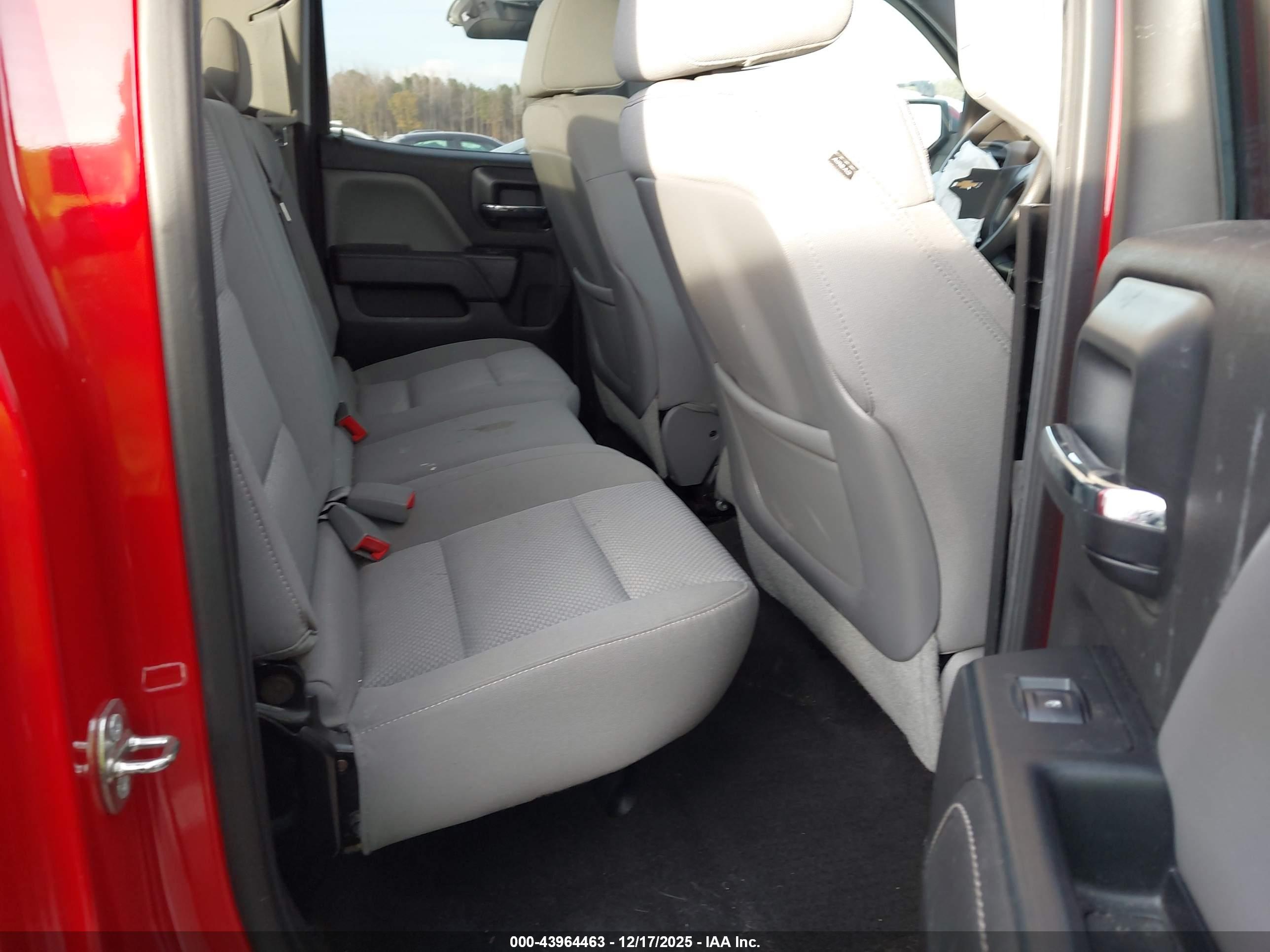 CHEVROLET SILVERADO image 8