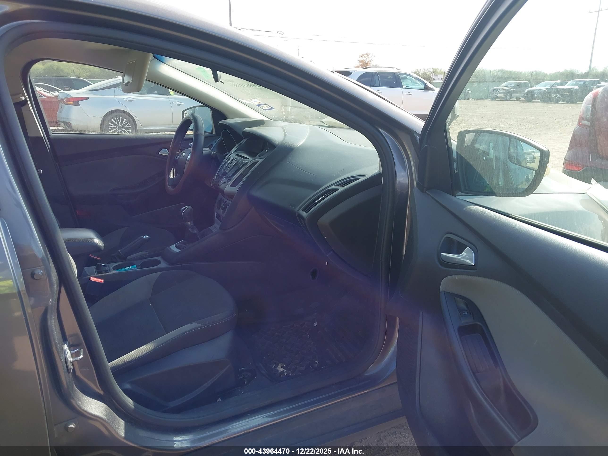 FORD FOCUS image 5