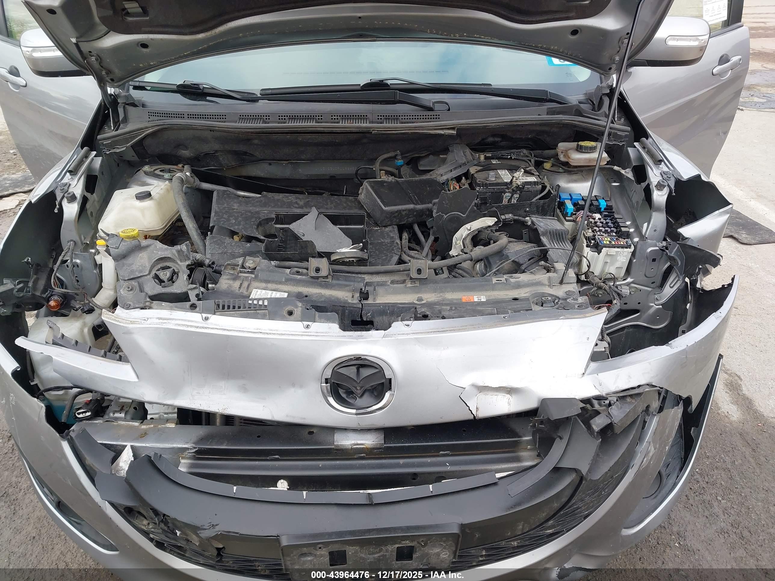 MAZDA MAZDA5 image 10