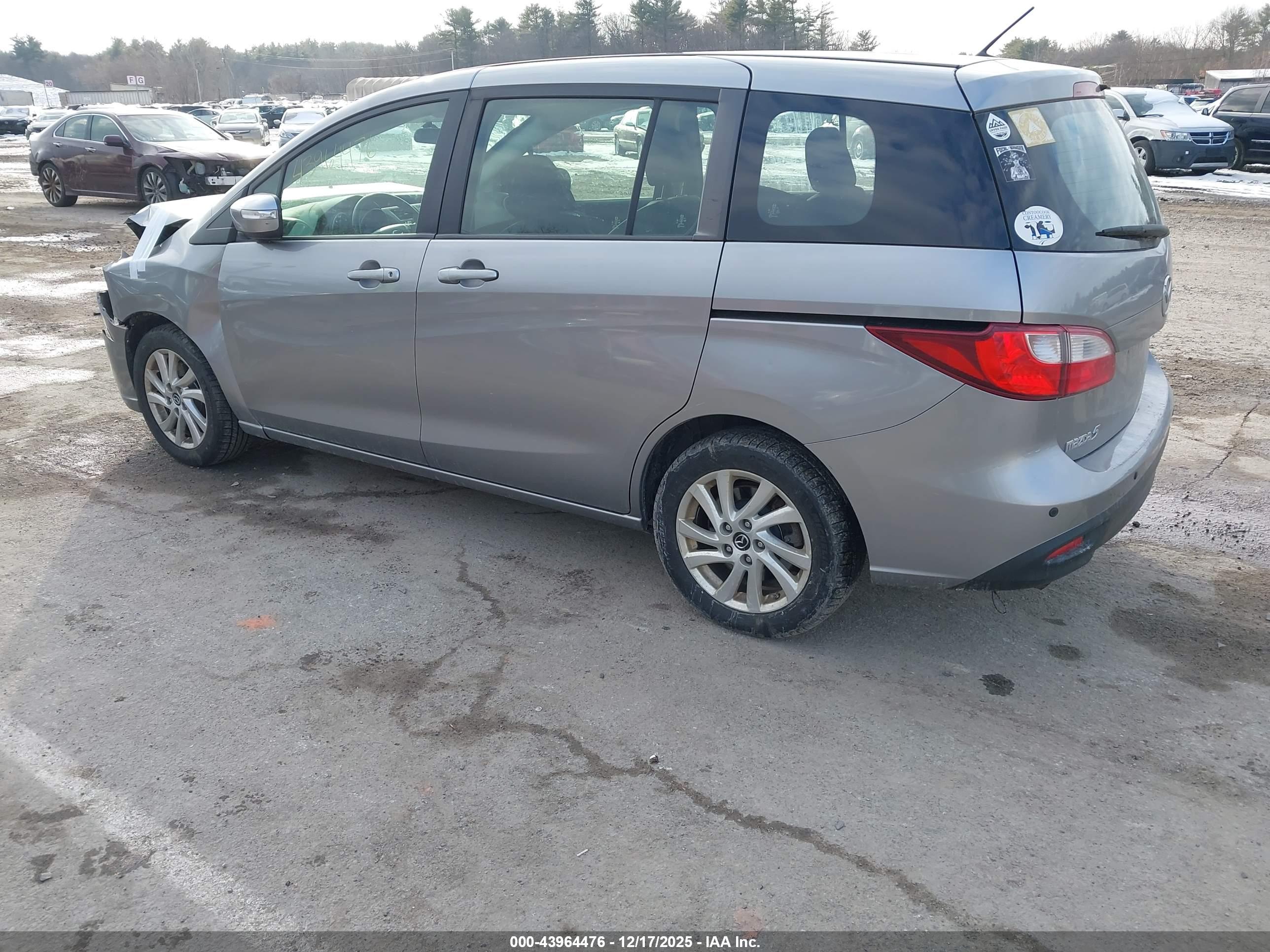 MAZDA MAZDA5 image 3