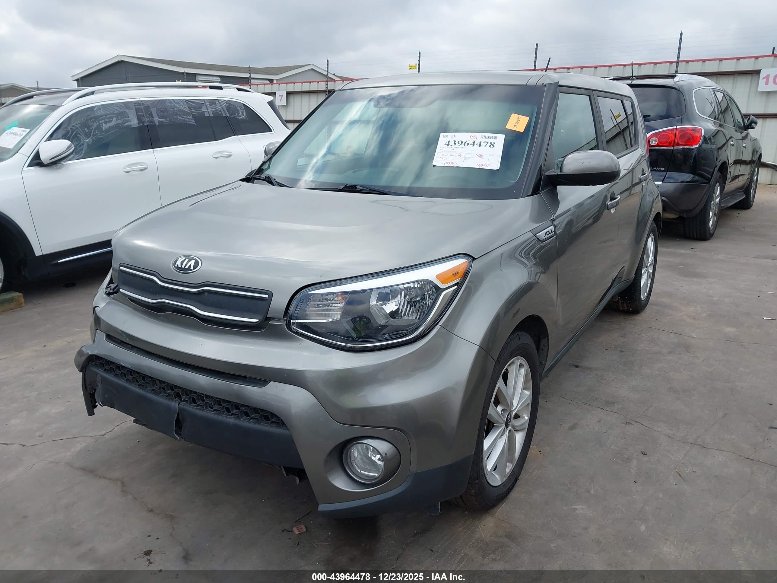 KIA SOUL image 2