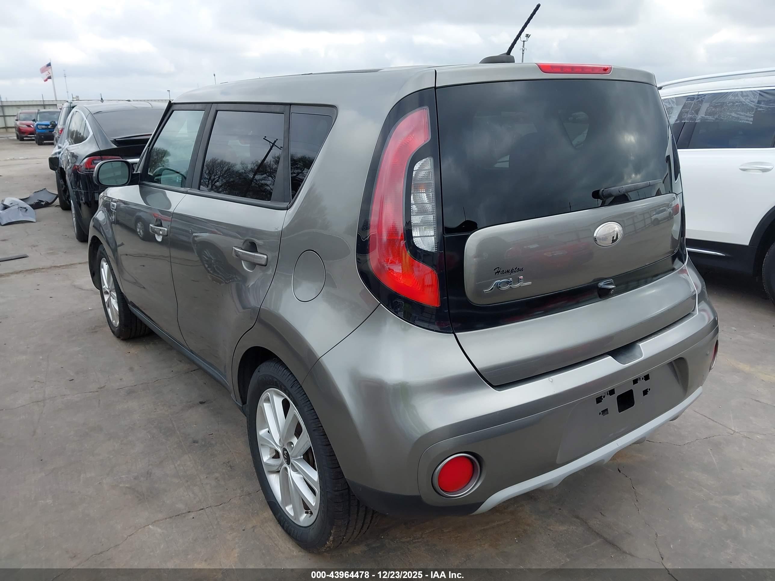 KIA SOUL image 3