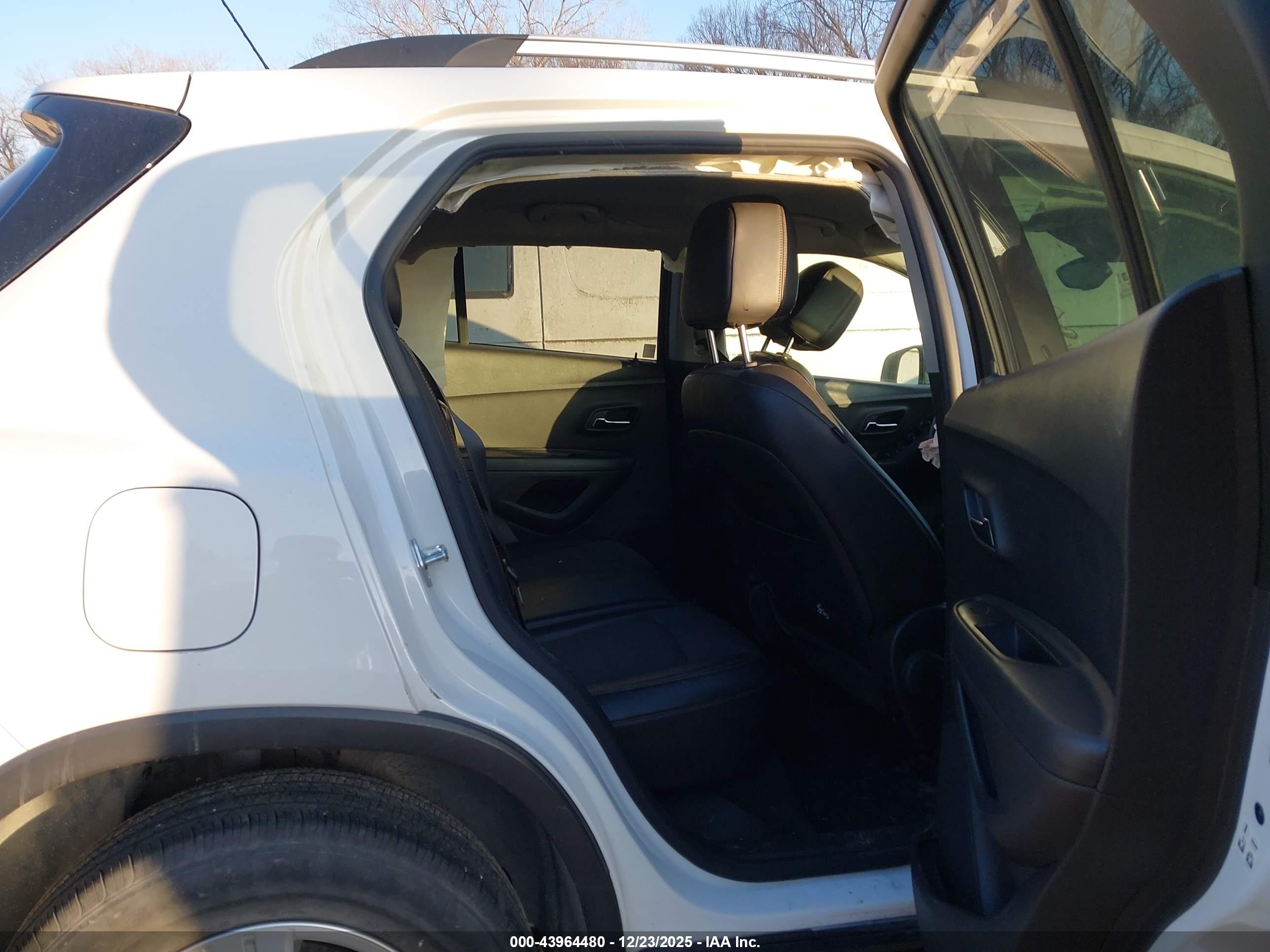 CHEVROLET TRAX image 8