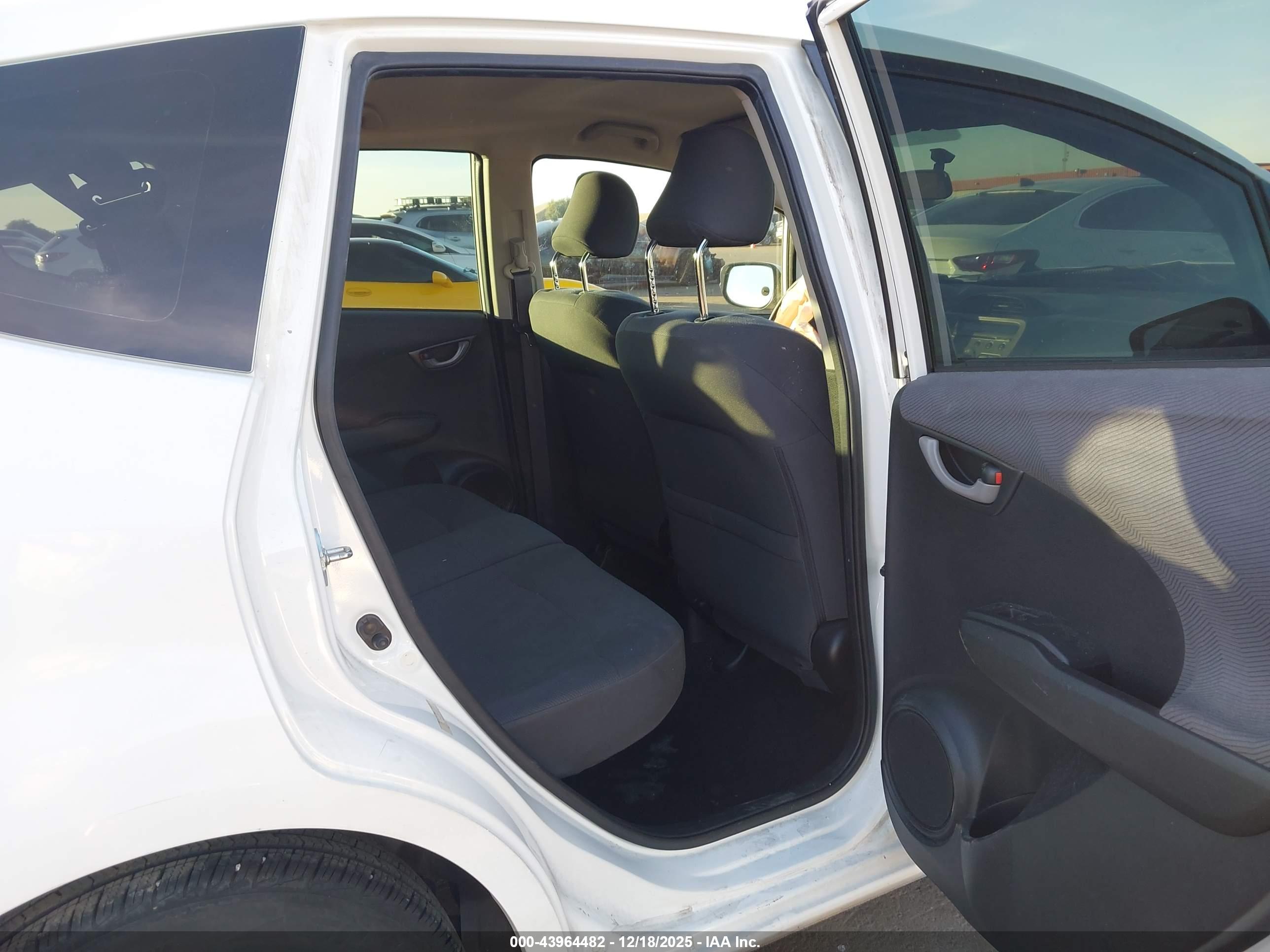 HONDA FIT image 8
